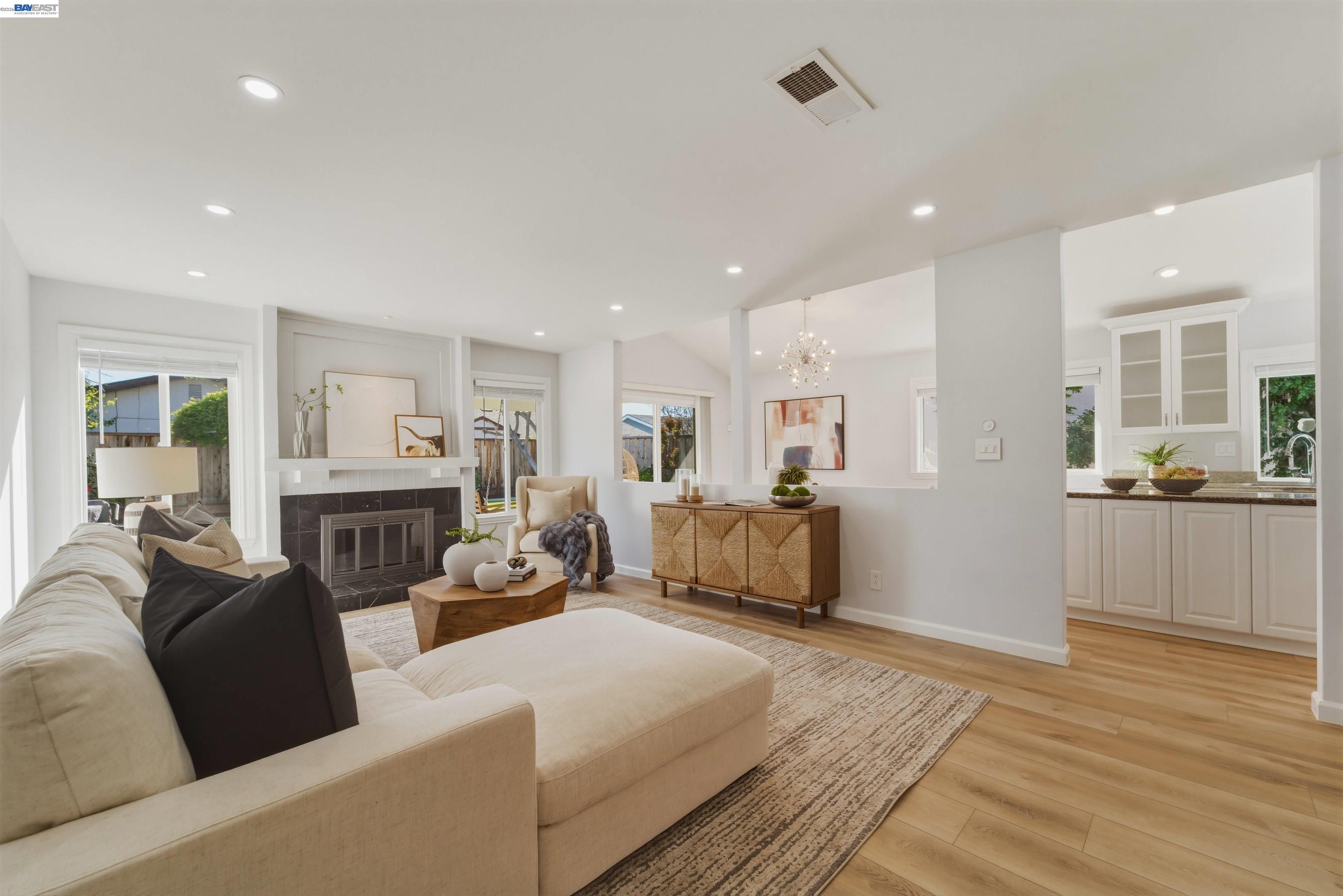 Detail Gallery Image 2 of 31 For 32471 Lake Ree St, Fremont,  CA 94555 - 4 Beds | 2 Baths