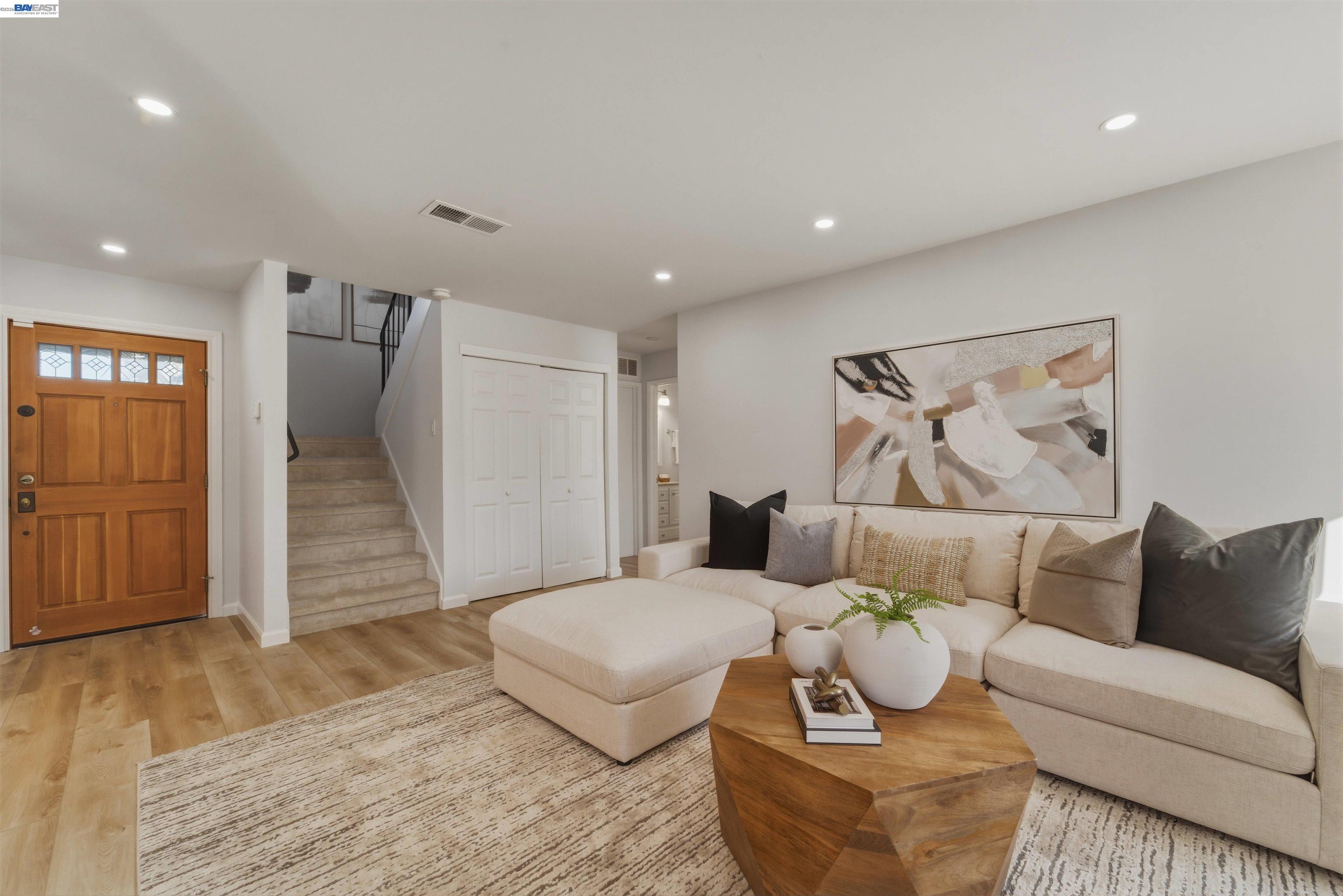 Detail Gallery Image 3 of 31 For 32471 Lake Ree St, Fremont,  CA 94555 - 4 Beds | 2 Baths