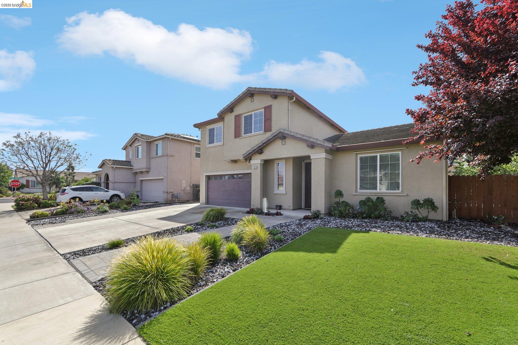 Detail Gallery Image 4 of 42 For 1327 Tuolumne Way, Oakley,  CA 94561 - 5 Beds | 3 Baths