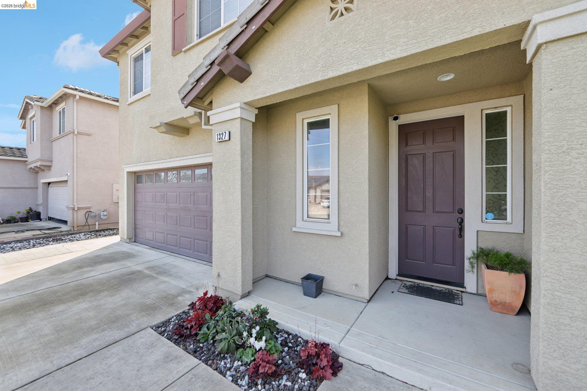 Detail Gallery Image 5 of 42 For 1327 Tuolumne Way, Oakley,  CA 94561 - 5 Beds | 3 Baths