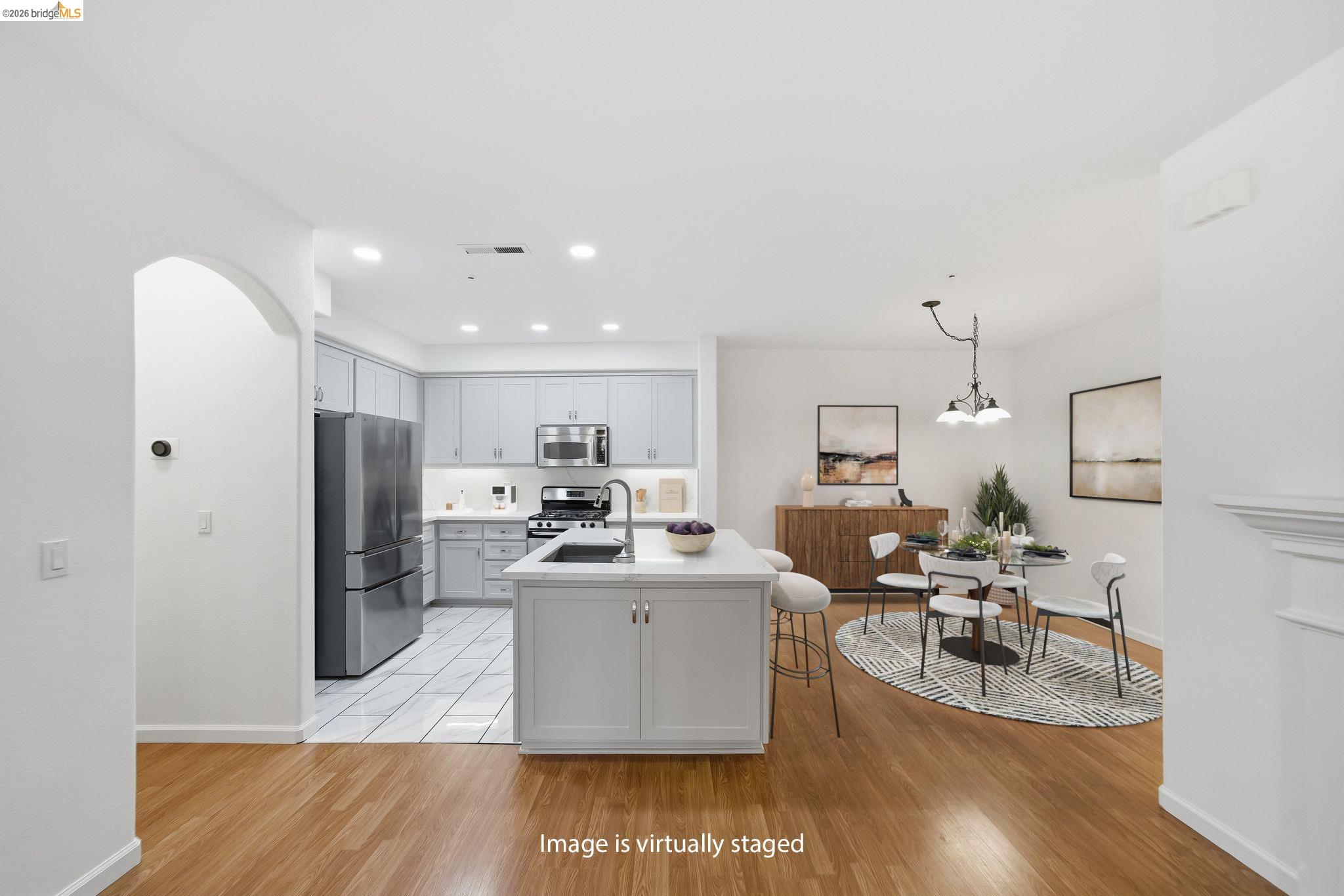 Detail Gallery Image 12 of 38 For 4132 Clarinbridge Cir, Dublin,  CA 94568 - 2 Beds | 2 Baths