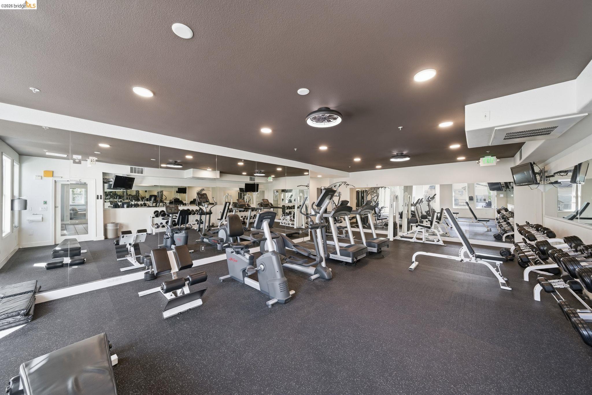 Detail Gallery Image 34 of 38 For 4132 Clarinbridge Cir, Dublin,  CA 94568 - 2 Beds | 2 Baths