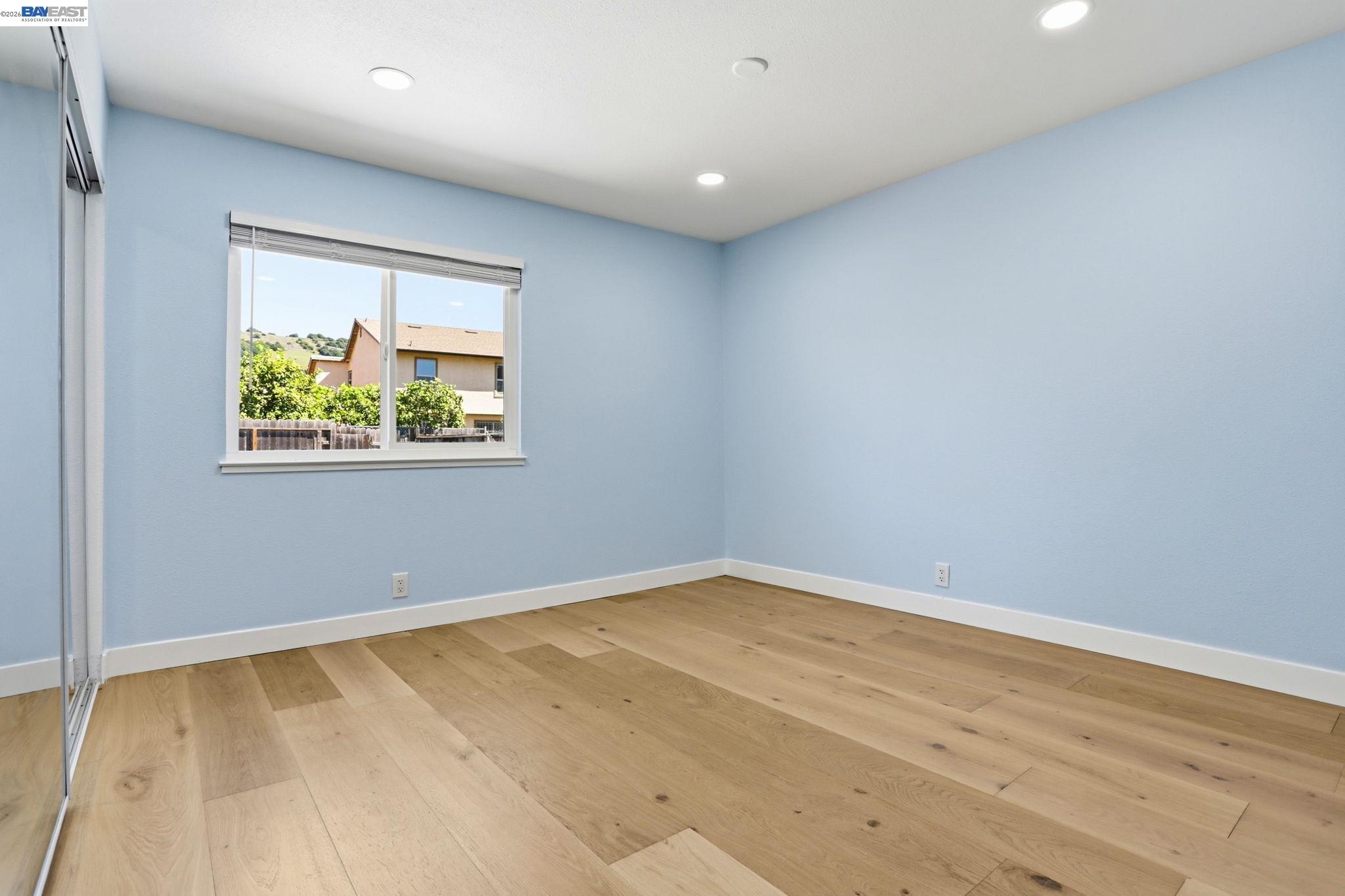 Detail Gallery Image 11 of 19 For 124 Erin Dr, Vallejo,  CA 94589 - 4 Beds | 2/1 Baths