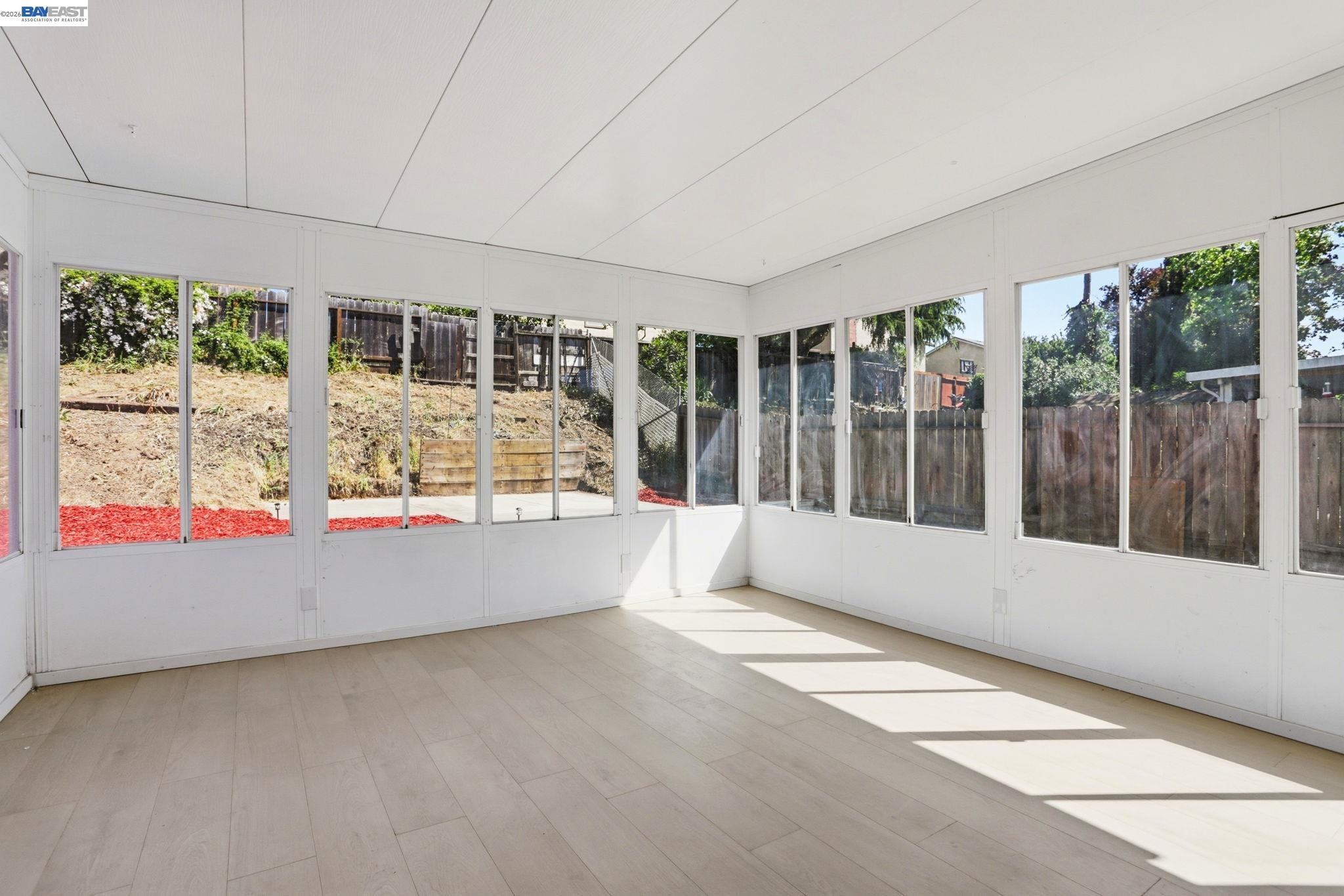 Detail Gallery Image 17 of 19 For 124 Erin Dr, Vallejo,  CA 94589 - 4 Beds | 2/1 Baths