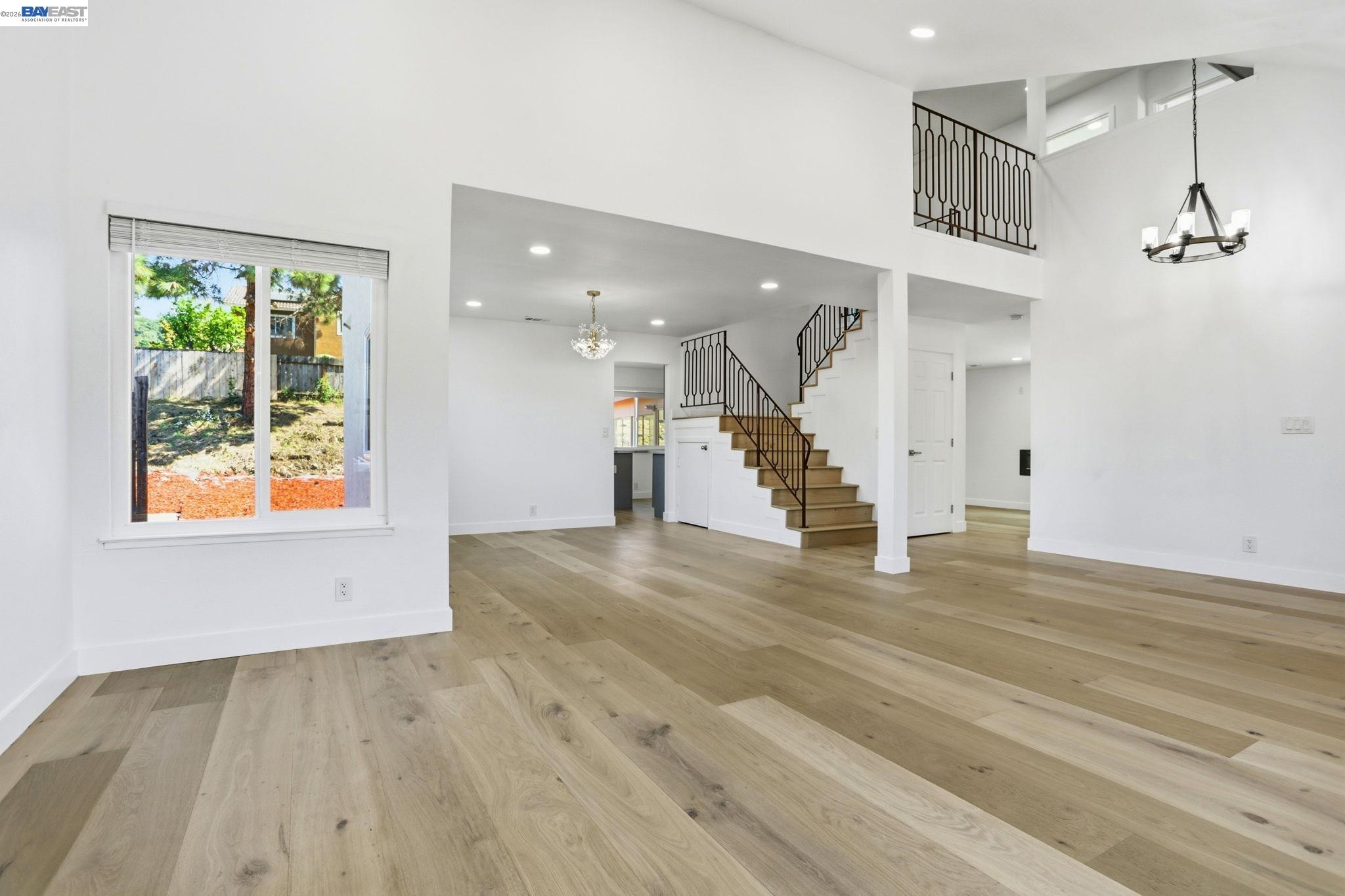 Detail Gallery Image 3 of 19 For 124 Erin Dr, Vallejo,  CA 94589 - 4 Beds | 2/1 Baths