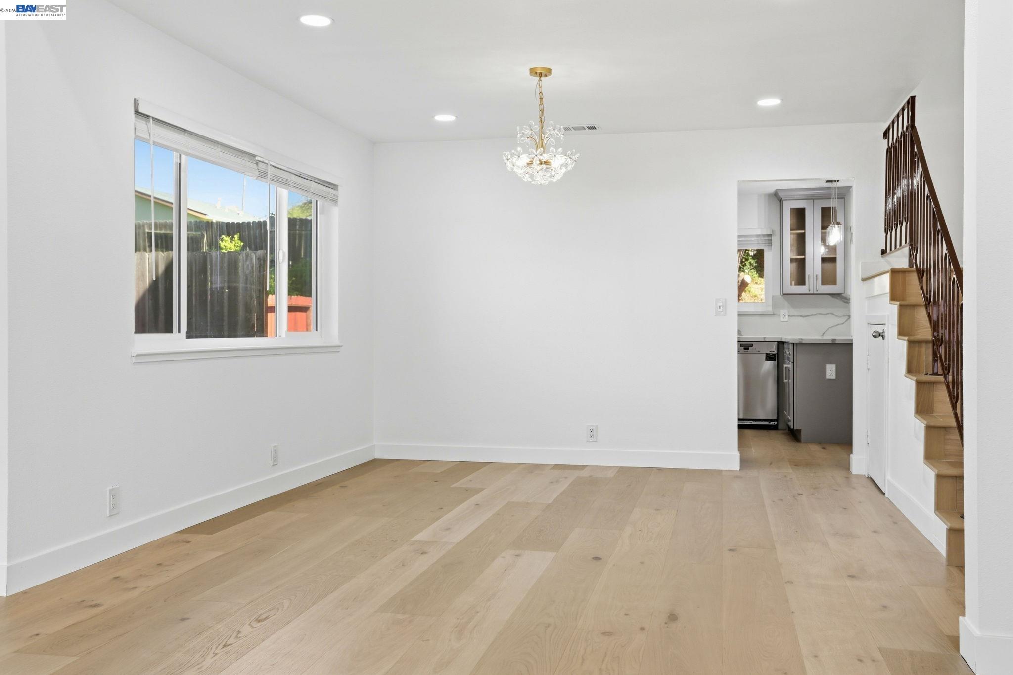 Detail Gallery Image 9 of 19 For 124 Erin Dr, Vallejo,  CA 94589 - 4 Beds | 2/1 Baths