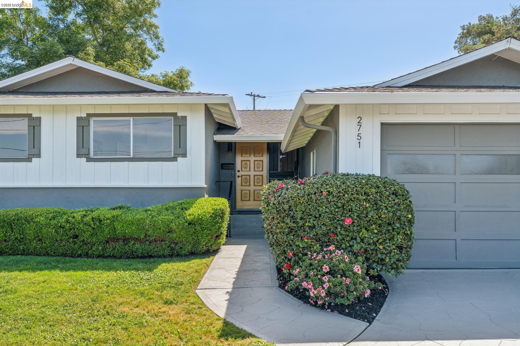 Detail Gallery Image 2 of 60 For 2751 Perlita Ct, Hayward,  CA 94541 - 3 Beds | 2 Baths