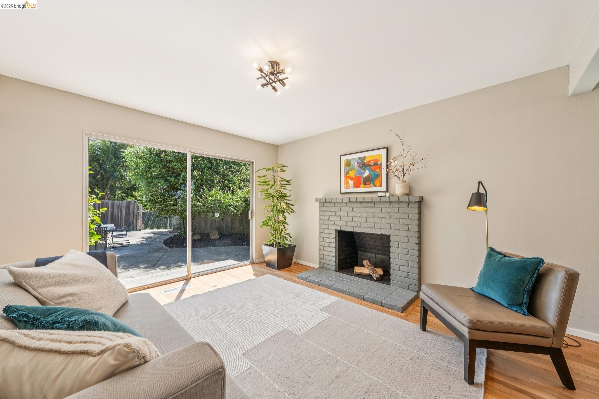 Detail Gallery Image 14 of 60 For 2751 Perlita Ct, Hayward,  CA 94541 - 3 Beds | 2 Baths