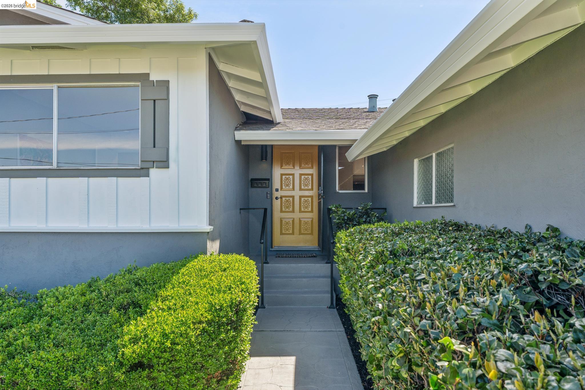 Detail Gallery Image 3 of 60 For 2751 Perlita Ct, Hayward,  CA 94541 - 3 Beds | 2 Baths