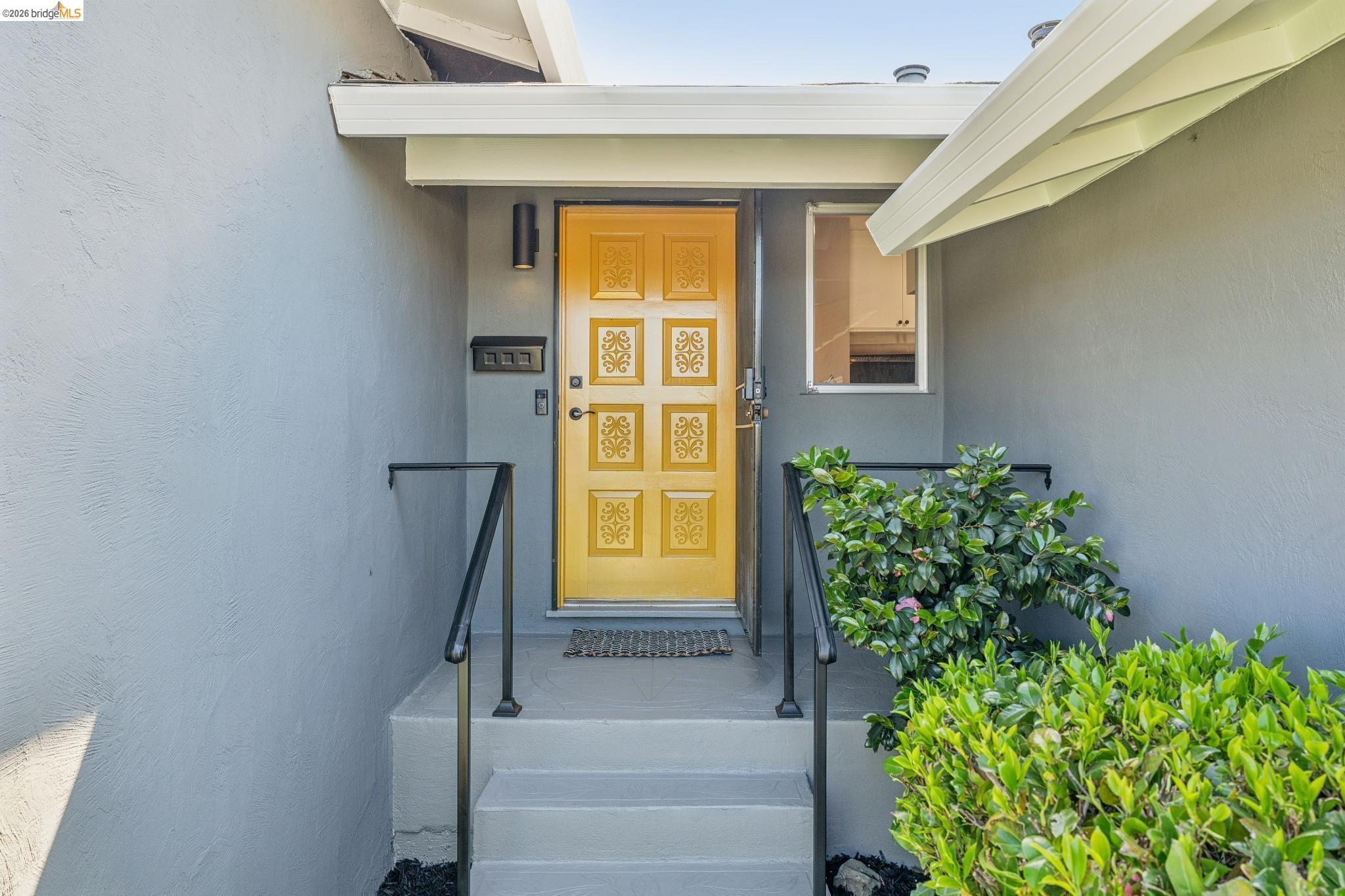 Detail Gallery Image 4 of 60 For 2751 Perlita Ct, Hayward,  CA 94541 - 3 Beds | 2 Baths