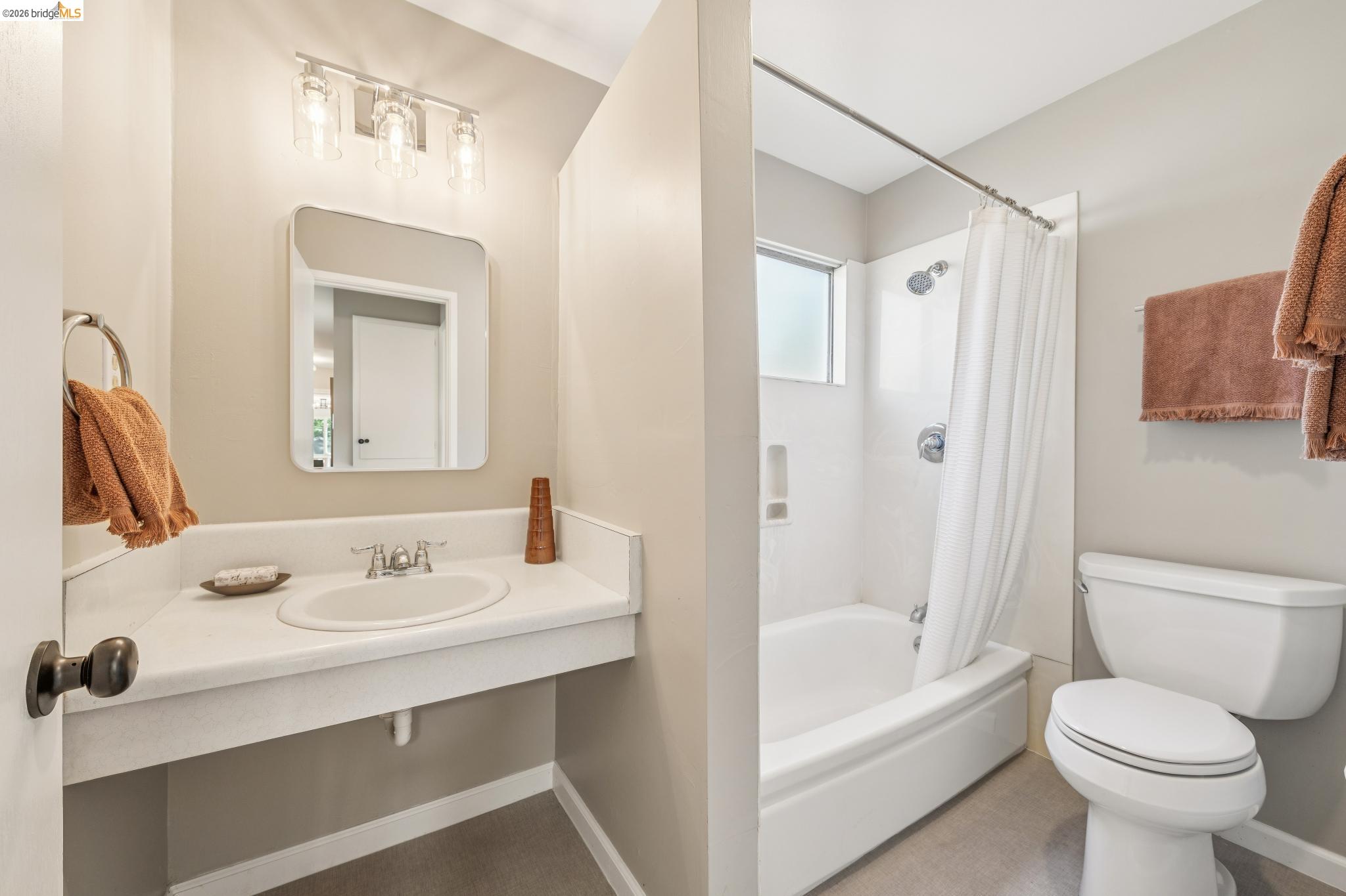 Detail Gallery Image 35 of 60 For 2751 Perlita Ct, Hayward,  CA 94541 - 3 Beds | 2 Baths