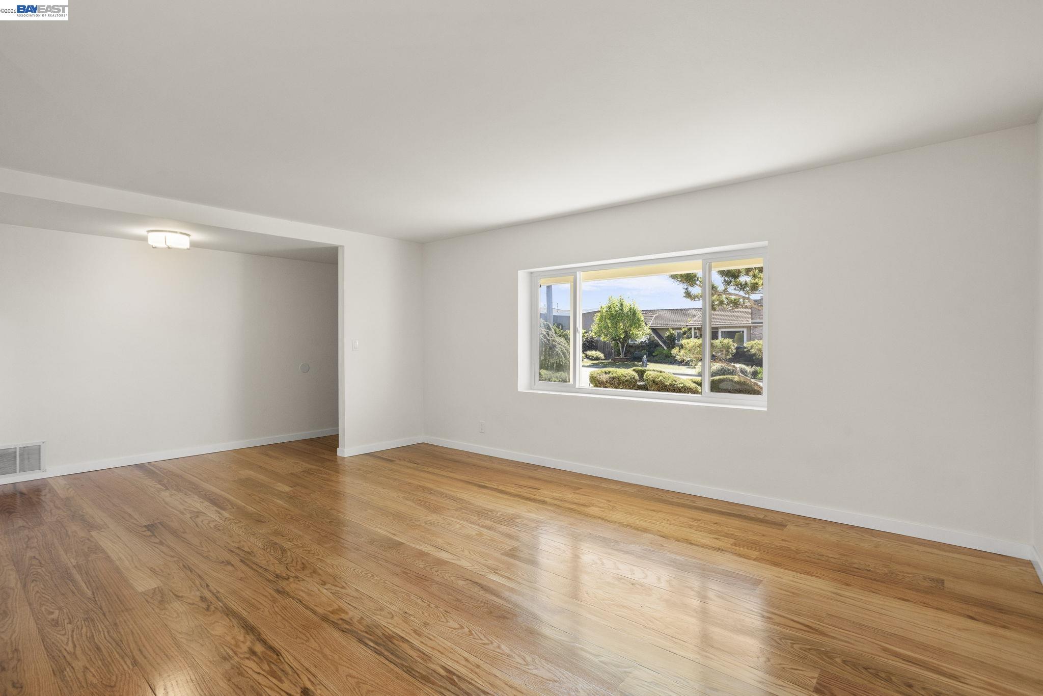 Detail Gallery Image 11 of 54 For 2526 Oakes Dr, Hayward,  CA 94542 - 3 Beds | 2 Baths