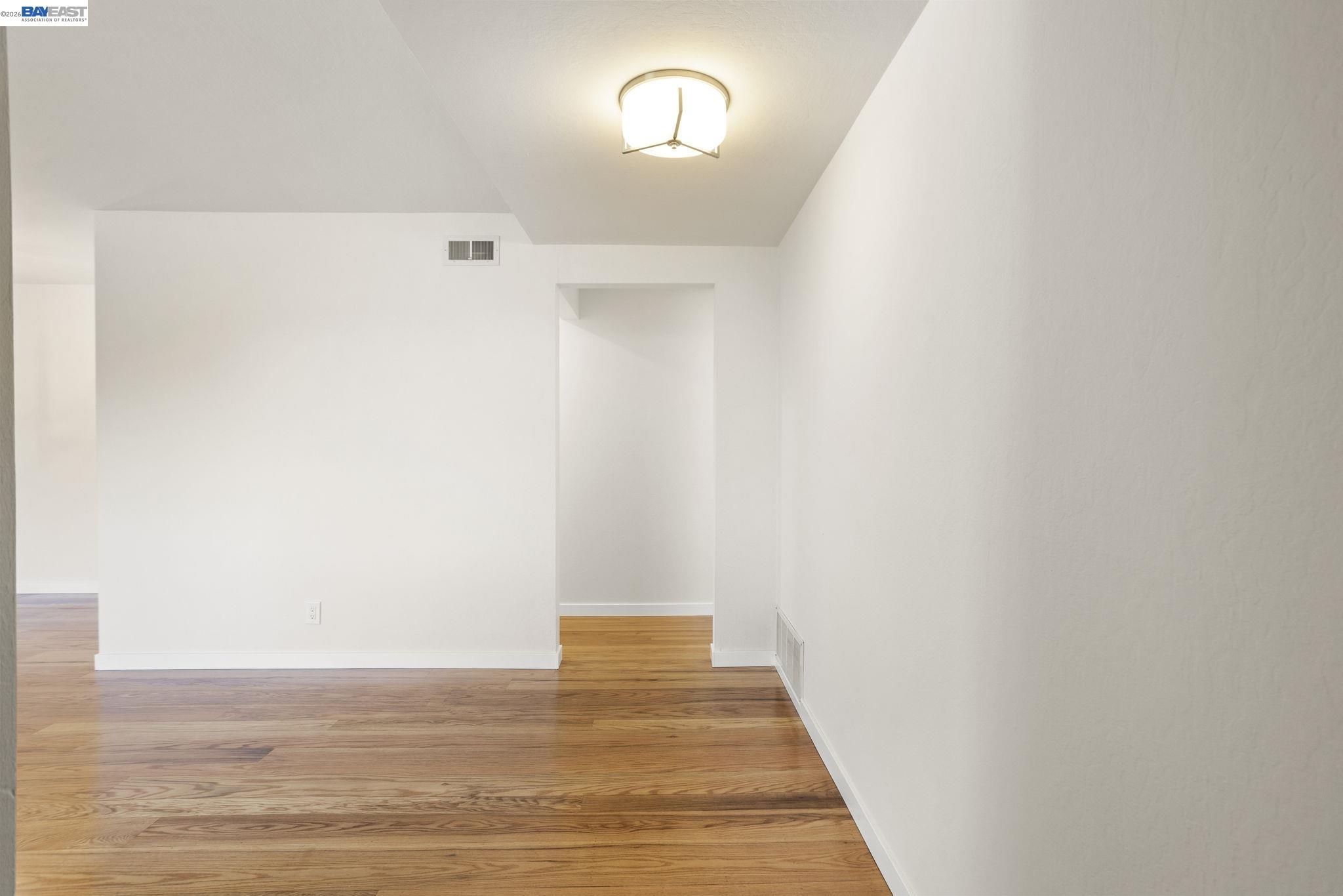 Detail Gallery Image 10 of 54 For 2526 Oakes Dr, Hayward,  CA 94542 - 3 Beds | 2 Baths