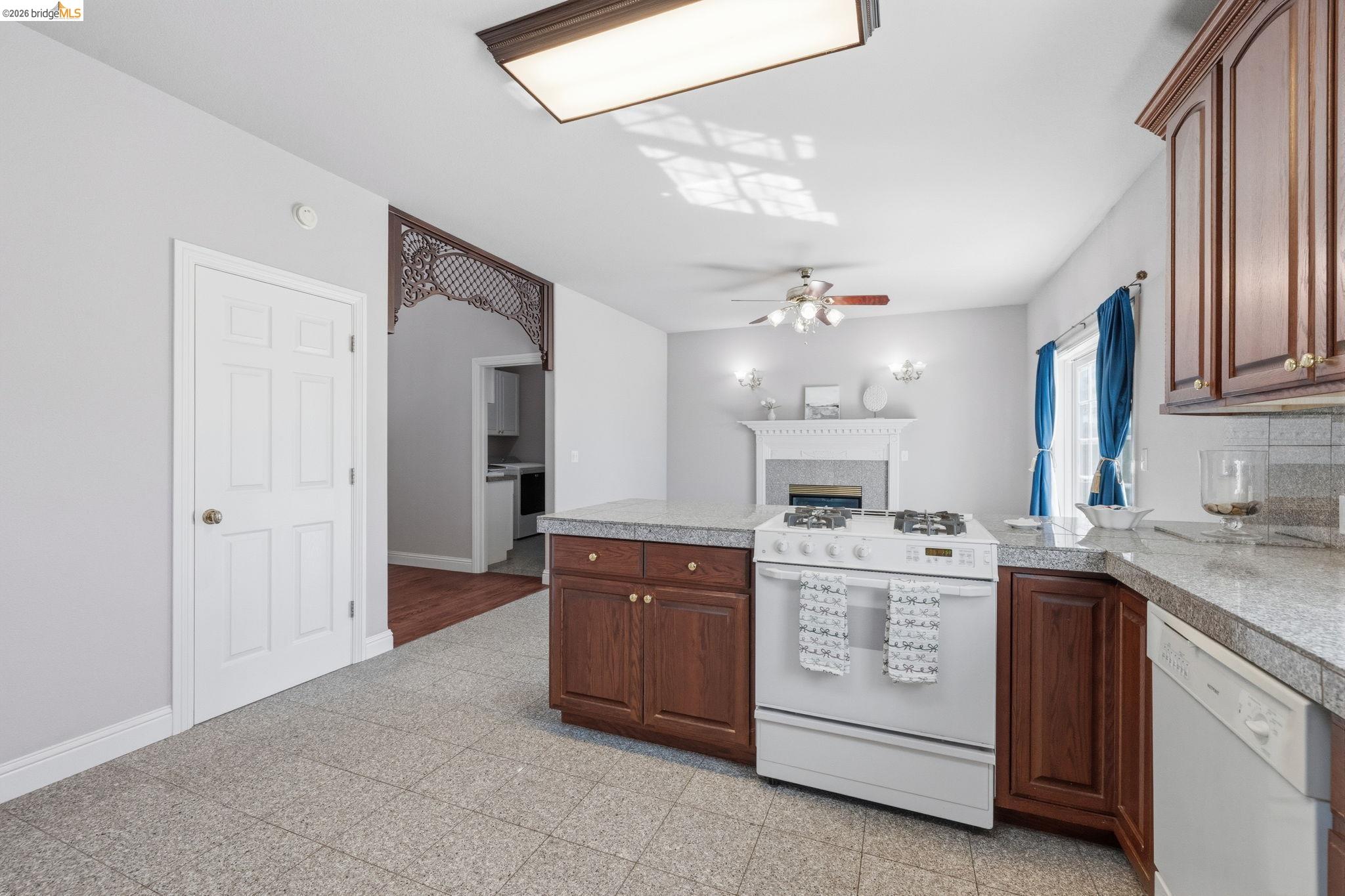 Detail Gallery Image 20 of 52 For 21472 Longeway Rd, Sonora,  CA 95370 - 3 Beds | 2/1 Baths