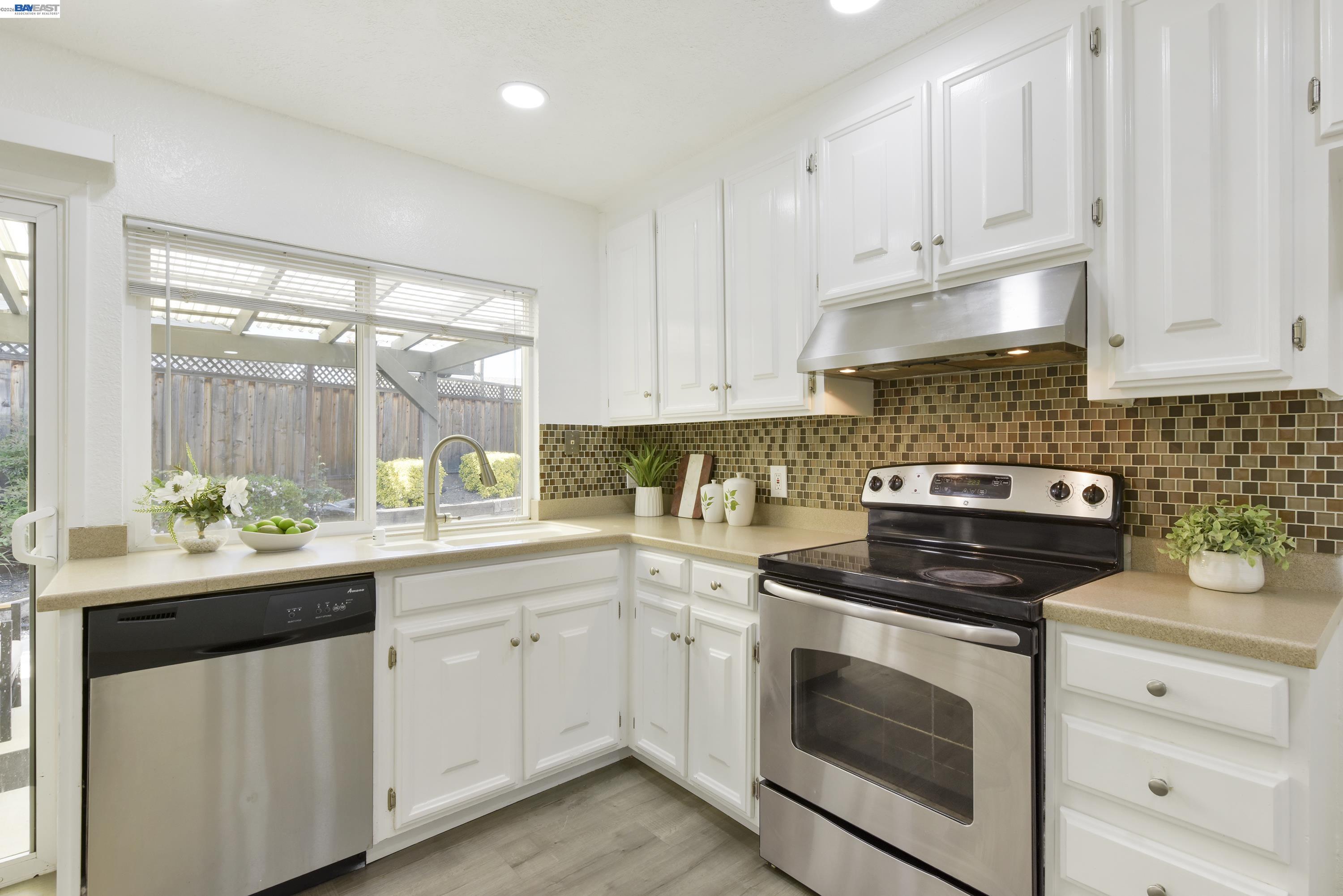 Detail Gallery Image 7 of 27 For 20 Yale Ct, San Ramon,  CA 94583 - 4 Beds | 2 Baths