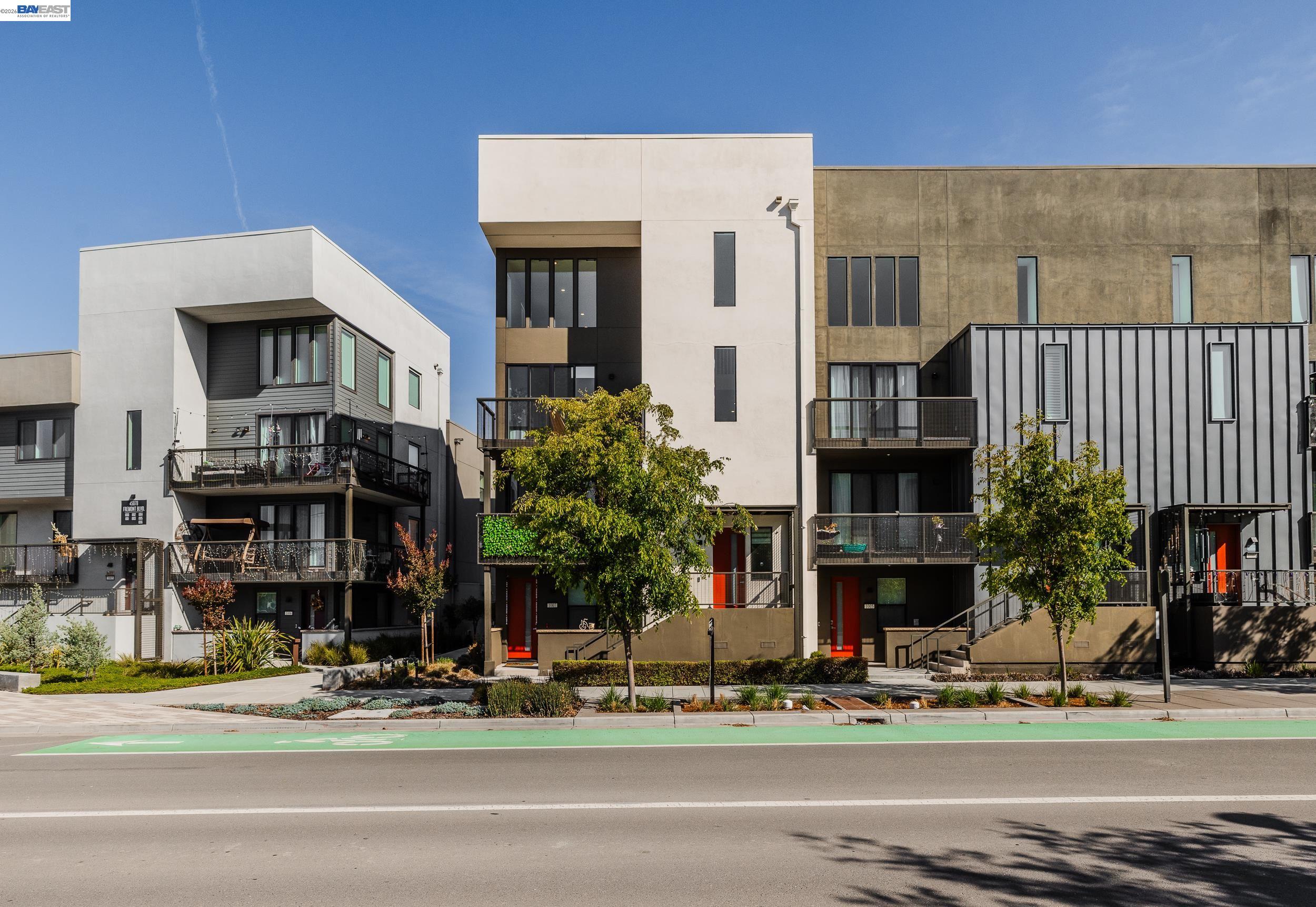 Photo #2: 41128371 Listing: Photo #2