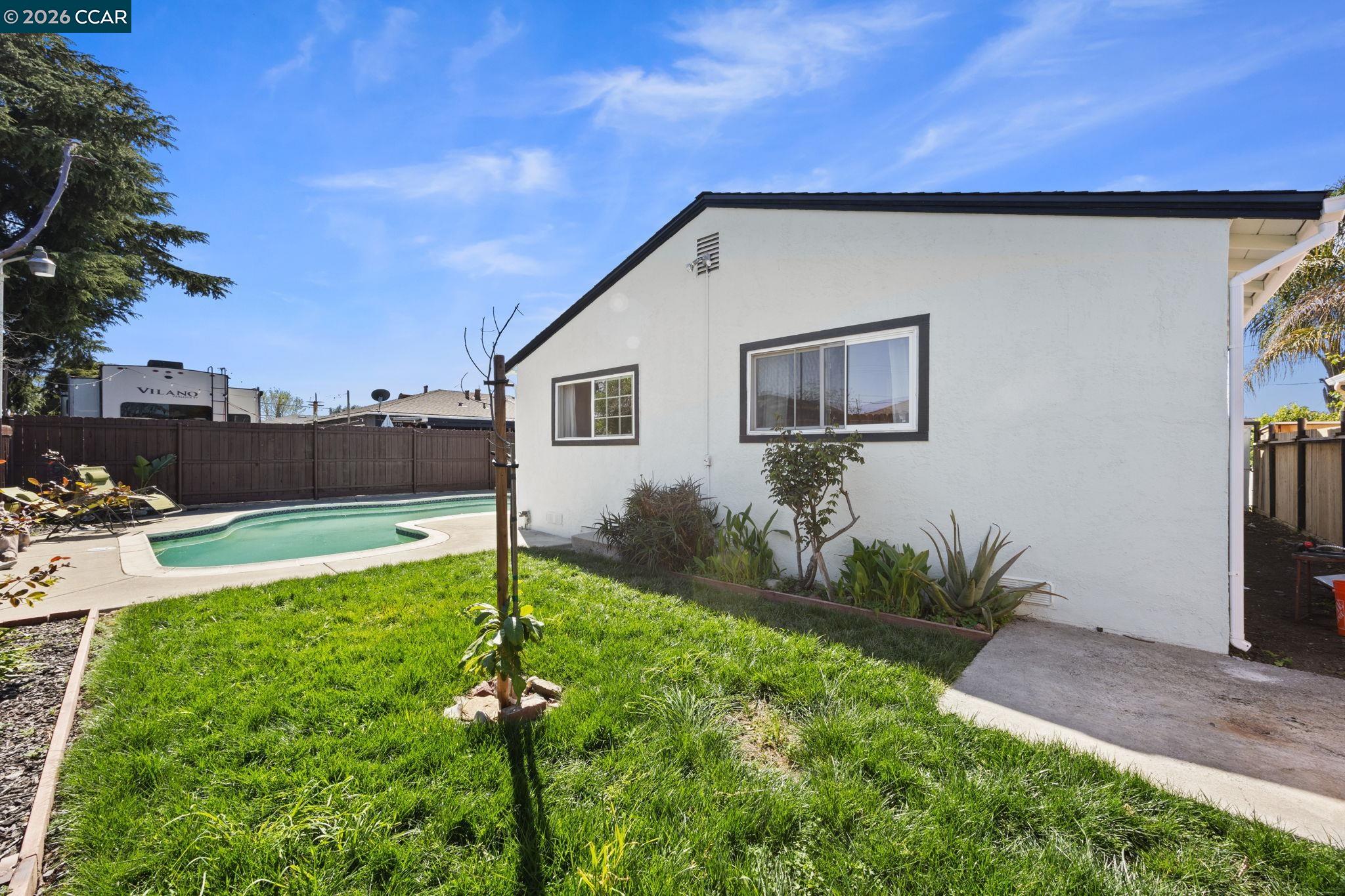 Detail Gallery Image 10 of 11 For 1905 Rubye Dr, Antioch,  CA 94509 - 3 Beds | 1 Baths