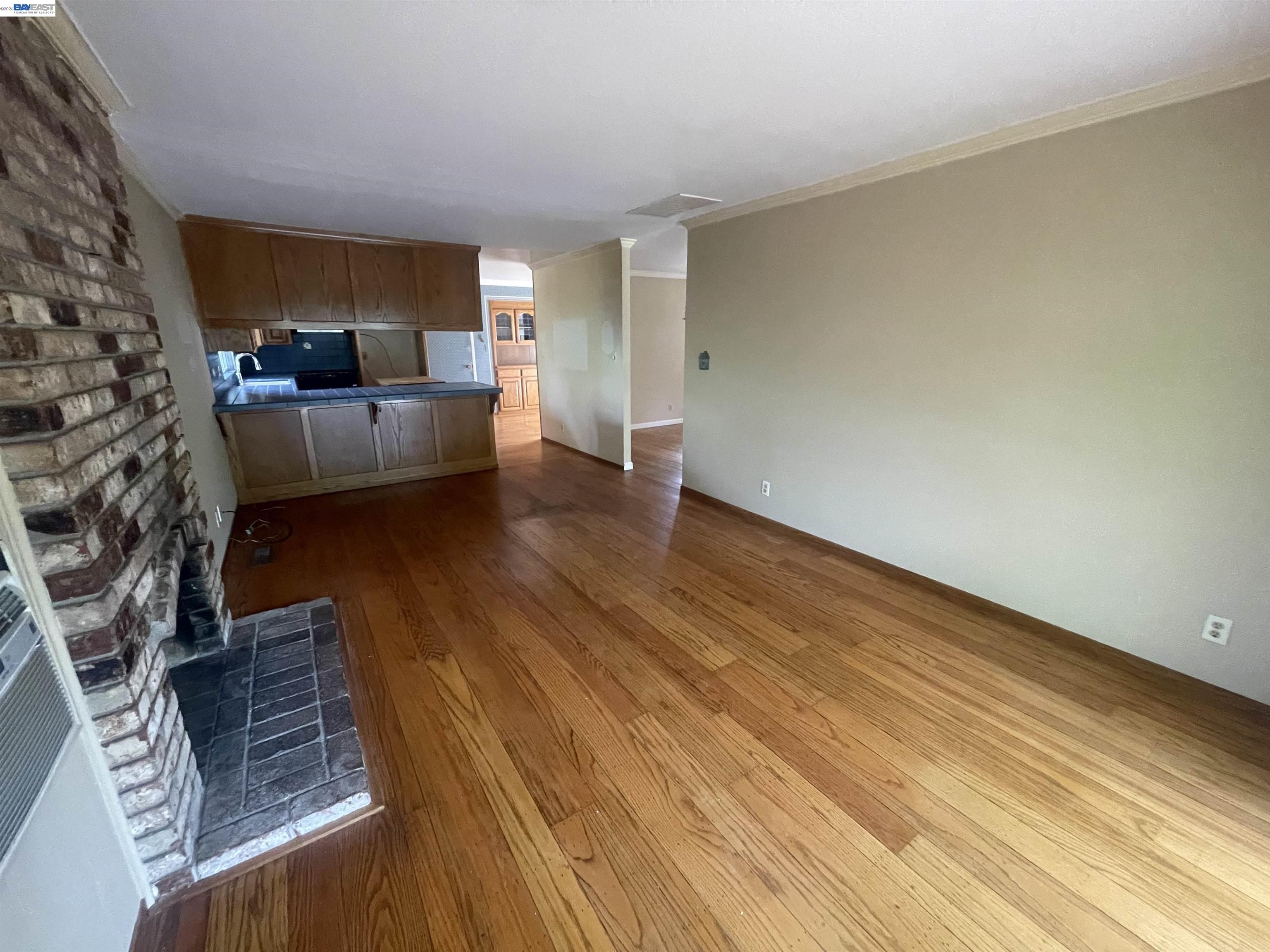 Detail Gallery Image 5 of 9 For 7819 Highland Oaks Dr, Pleasanton,  CA 94588 - 4 Beds | 2 Baths