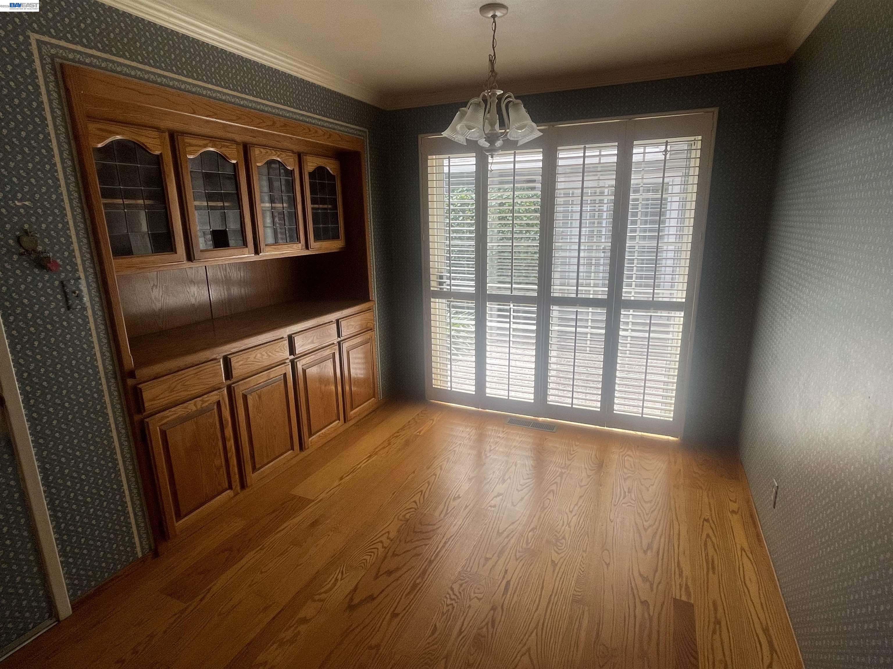 Detail Gallery Image 7 of 9 For 7819 Highland Oaks Dr, Pleasanton,  CA 94588 - 4 Beds | 2 Baths