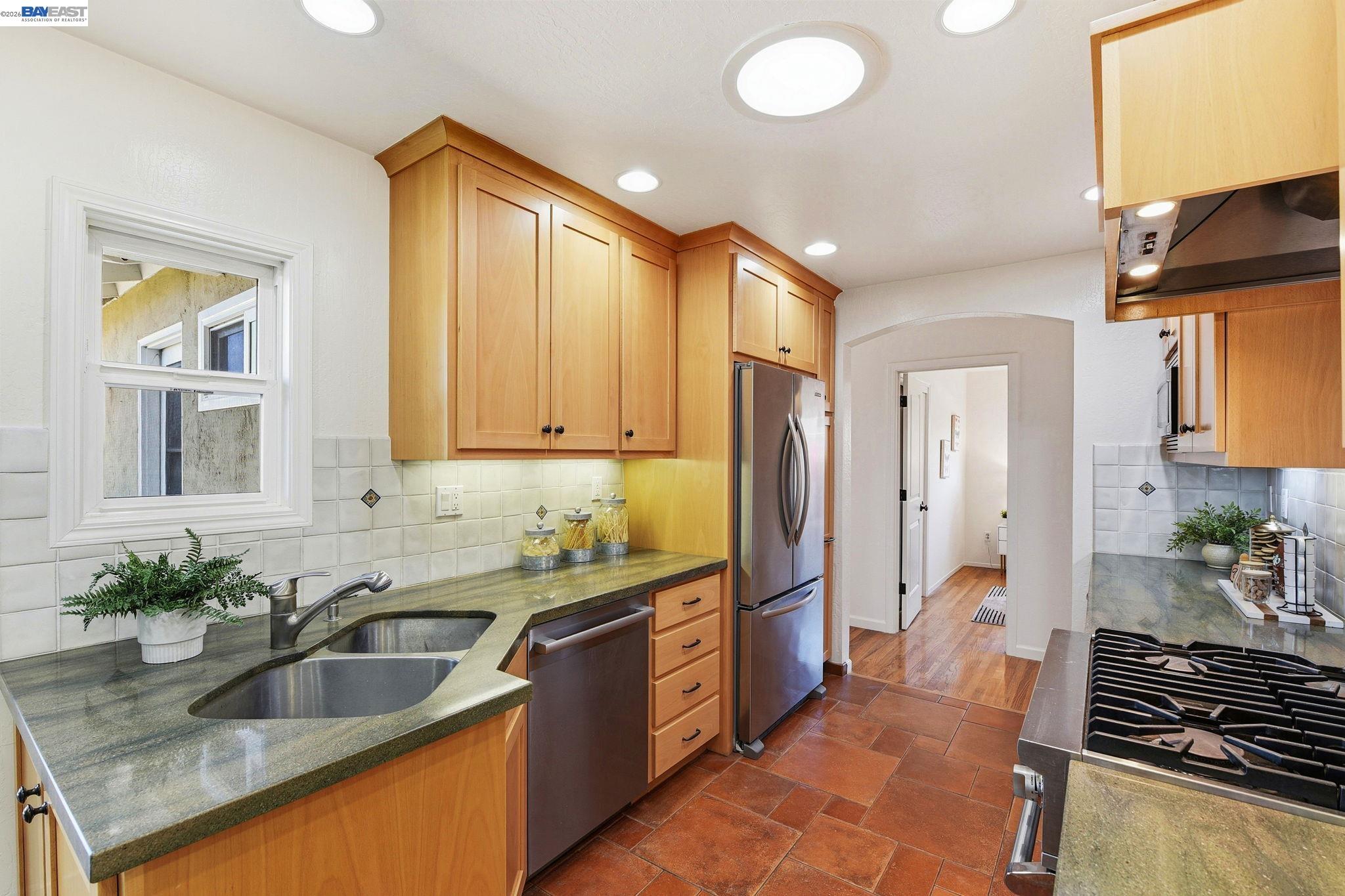 Detail Gallery Image 14 of 43 For 5830 Zileman Ct, San Jose,  CA 95123 - 3 Beds | 2 Baths