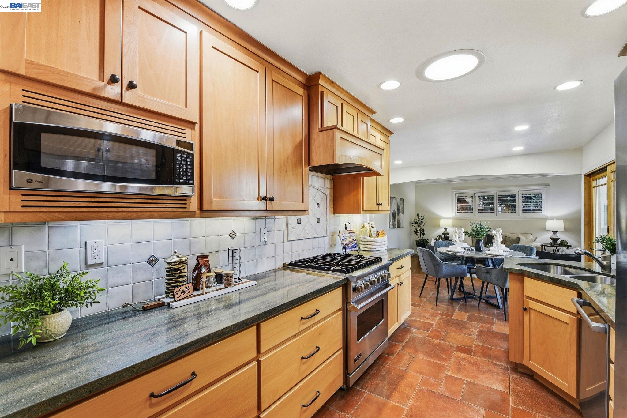 Detail Gallery Image 16 of 43 For 5830 Zileman Ct, San Jose,  CA 95123 - 3 Beds | 2 Baths