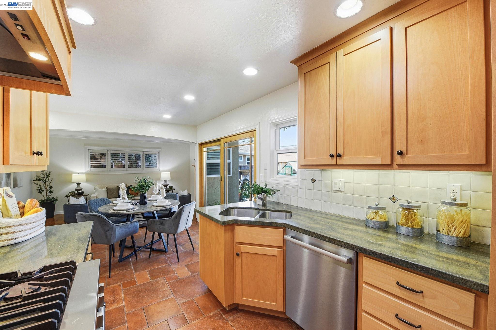 Detail Gallery Image 18 of 43 For 5830 Zileman Ct, San Jose,  CA 95123 - 3 Beds | 2 Baths