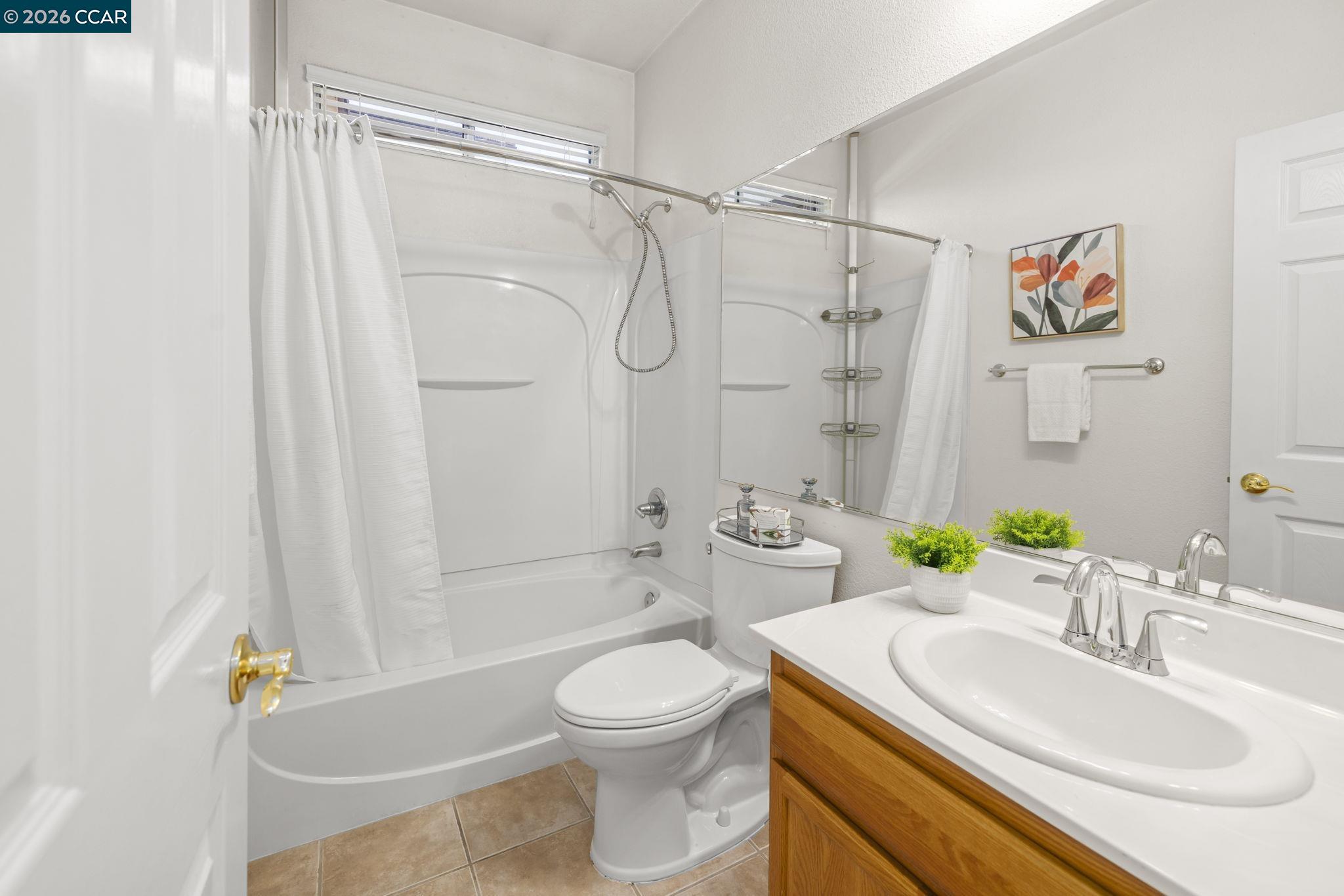 Detail Gallery Image 11 of 28 For 510 Crystal Rose Court, Fairfield,  CA 94534 - 3 Beds | 2 Baths