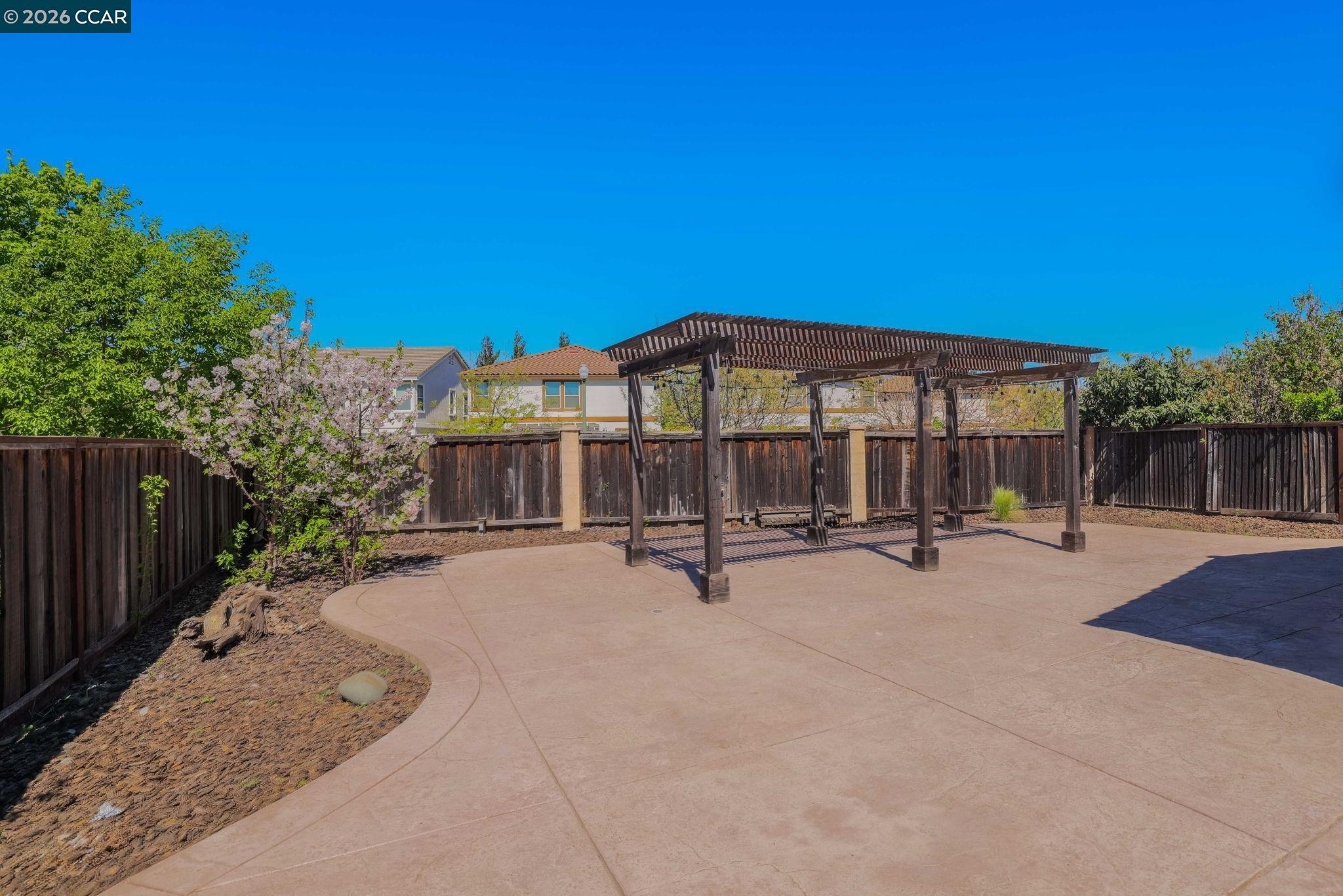 Detail Gallery Image 19 of 28 For 510 Crystal Rose Court, Fairfield,  CA 94534 - 3 Beds | 2 Baths