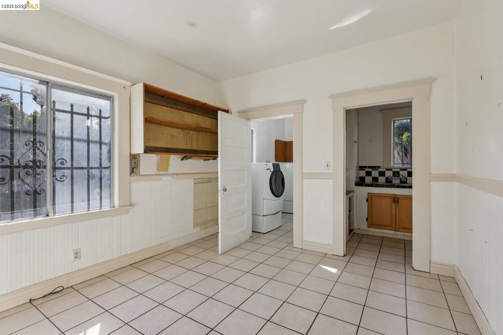 Detail Gallery Image 12 of 31 For 1201 41st Ave, Oakland,  CA 94601 - 2 Beds | 1 Baths