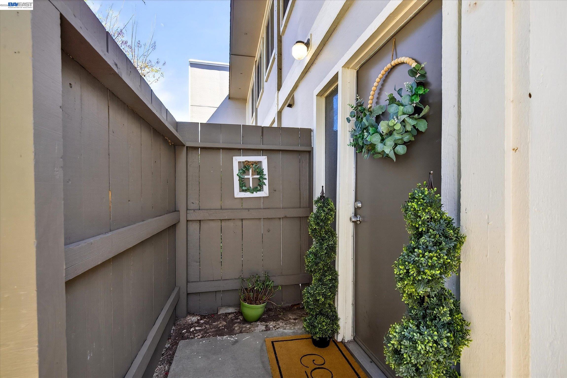 Detail Gallery Image 16 of 23 For 530 La Conner Dr #14,  Sunnyvale,  CA 94087 - 2 Beds | 2 Baths