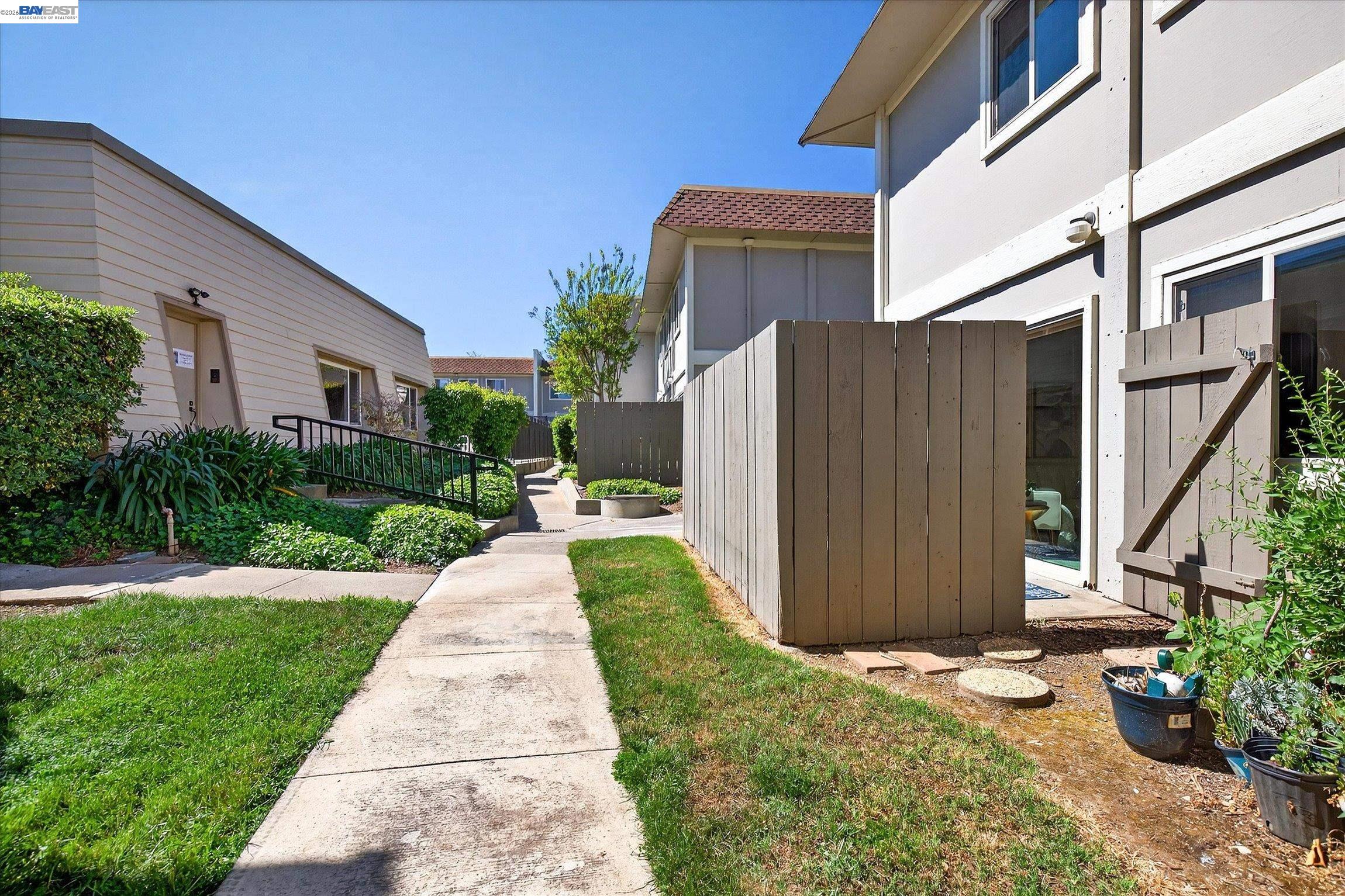 Detail Gallery Image 17 of 23 For 530 La Conner Dr #14,  Sunnyvale,  CA 94087 - 2 Beds | 2 Baths