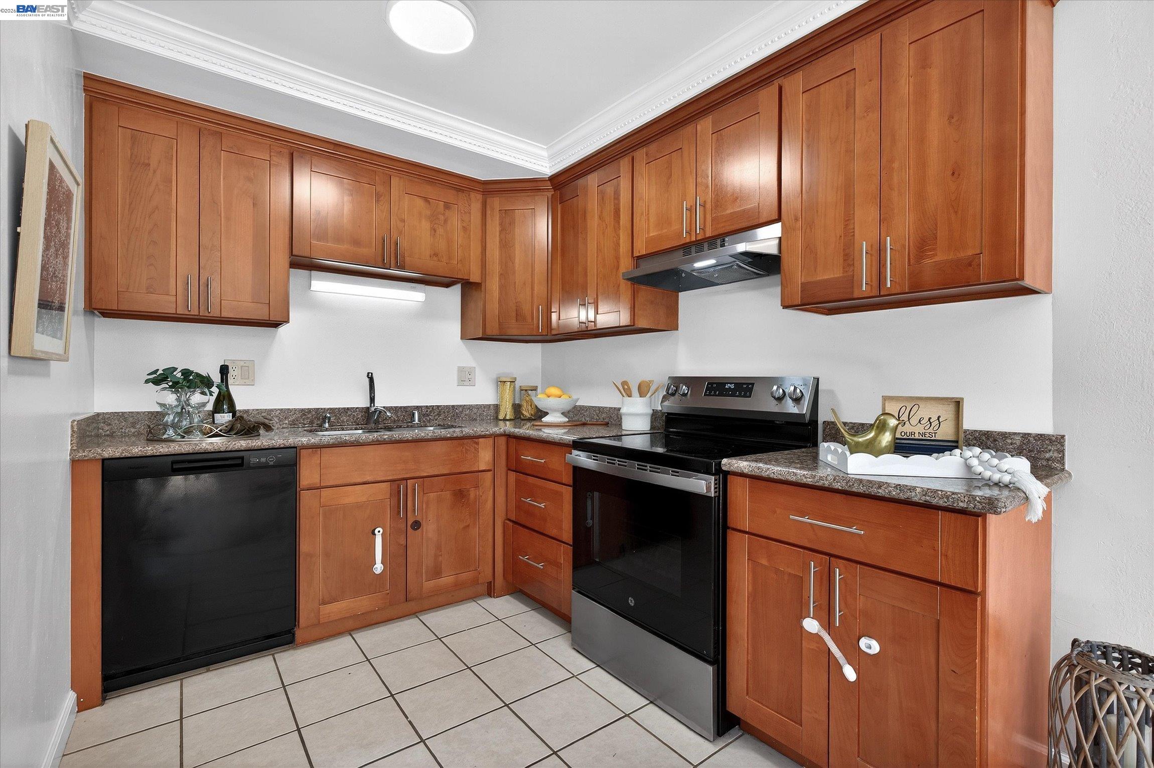 Detail Gallery Image 4 of 23 For 530 La Conner Dr #14,  Sunnyvale,  CA 94087 - 2 Beds | 2 Baths