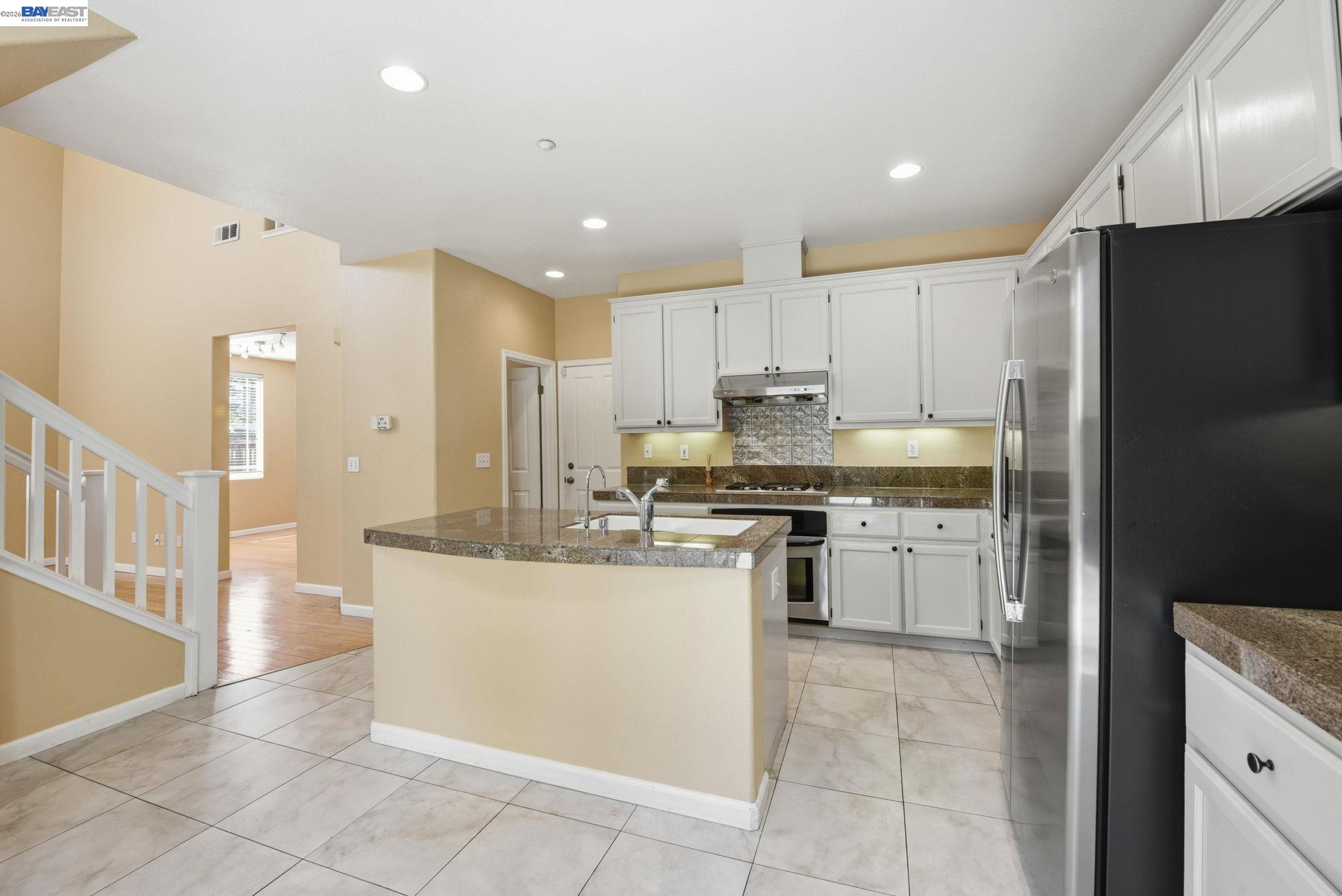 Detail Gallery Image 15 of 42 For 110 Pear Ln, Union City,  CA 94587 - 4 Beds | 2/1 Baths