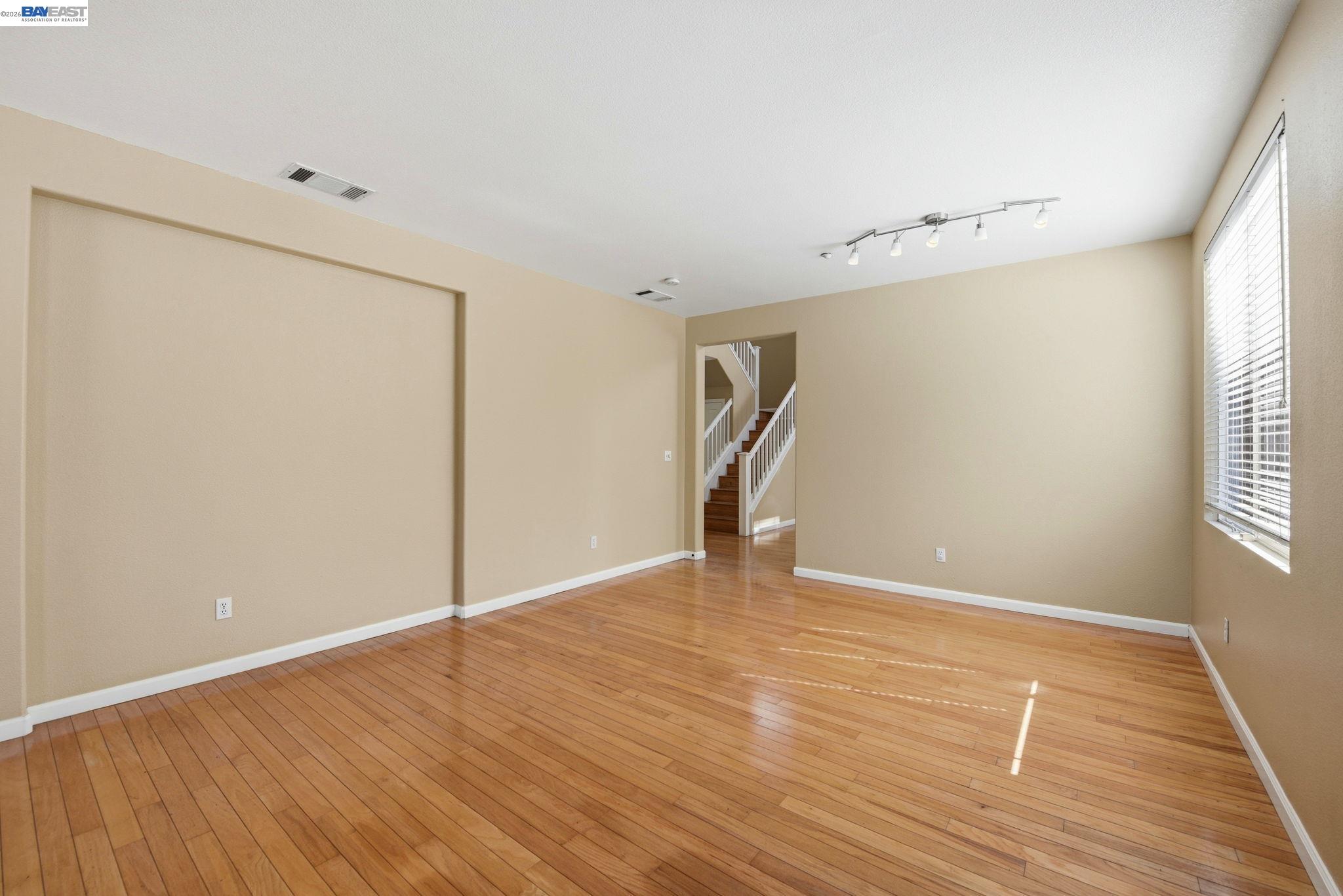 Detail Gallery Image 7 of 42 For 110 Pear Ln, Union City,  CA 94587 - 4 Beds | 2/1 Baths