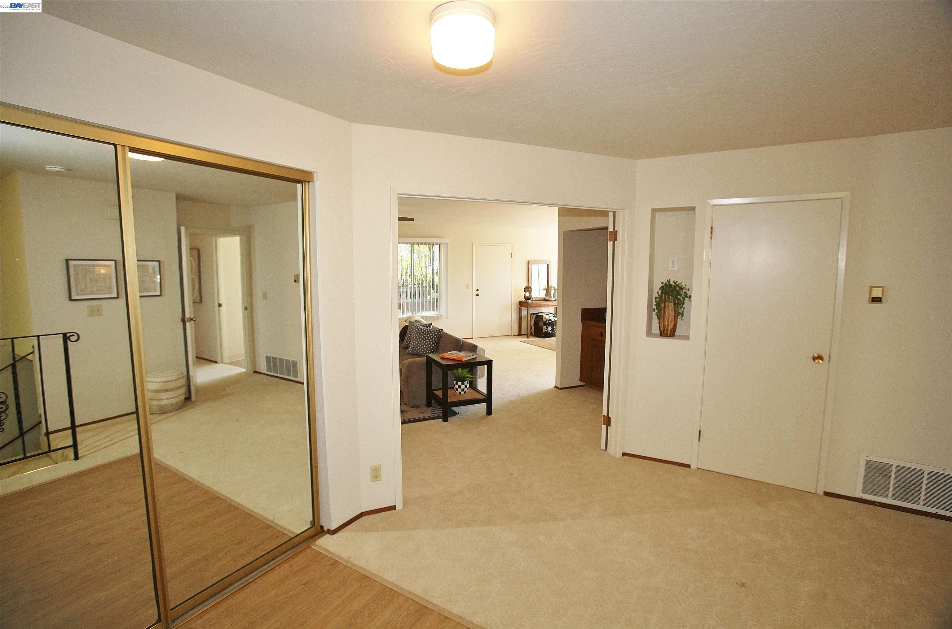 Detail Gallery Image 2 of 29 For 2728 Sheffield Place, Castro Valley,  CA 94546 - 3 Beds | 2/1 Baths