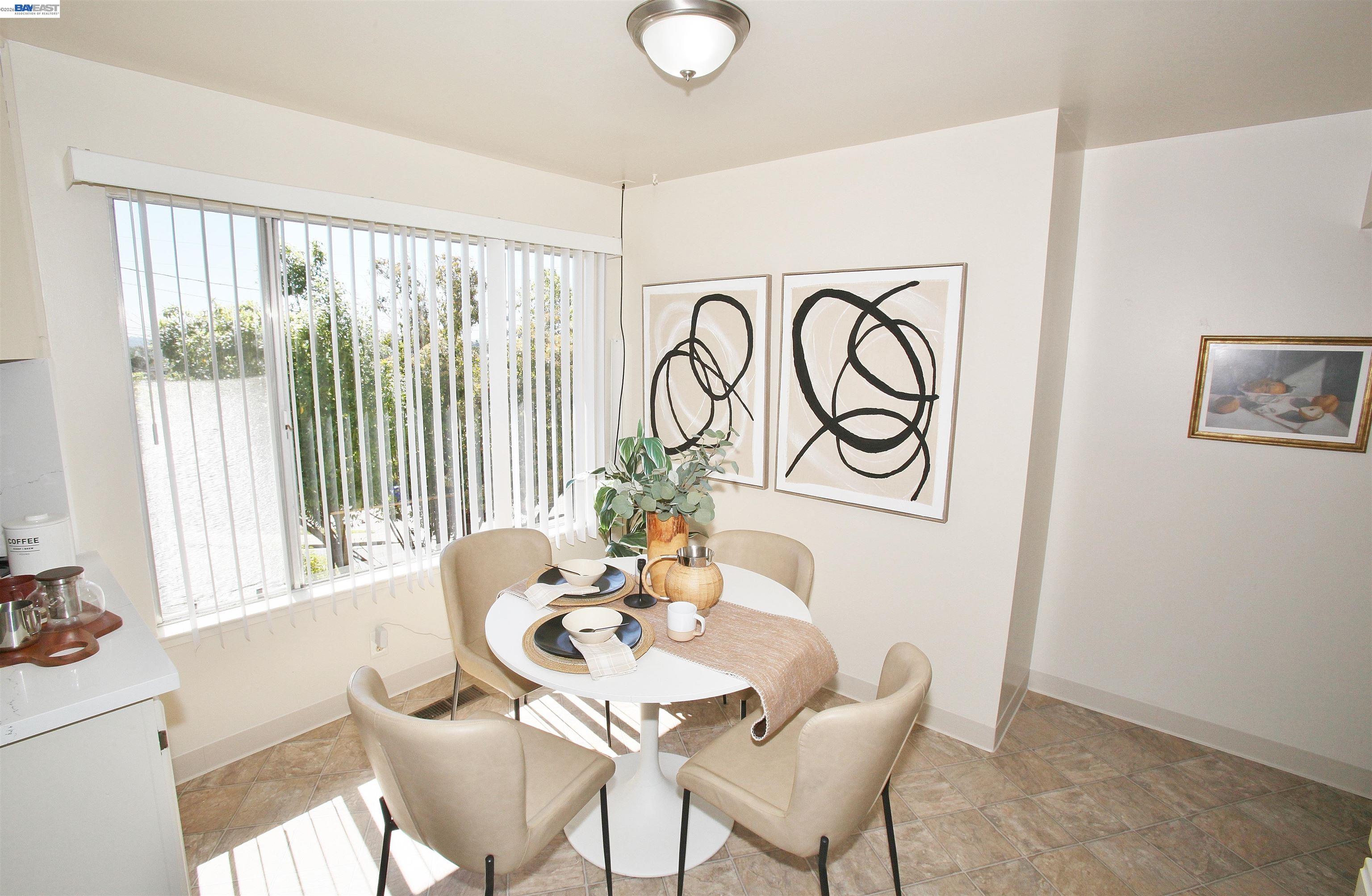 Detail Gallery Image 12 of 29 For 2728 Sheffield Place, Castro Valley,  CA 94546 - 3 Beds | 2/1 Baths