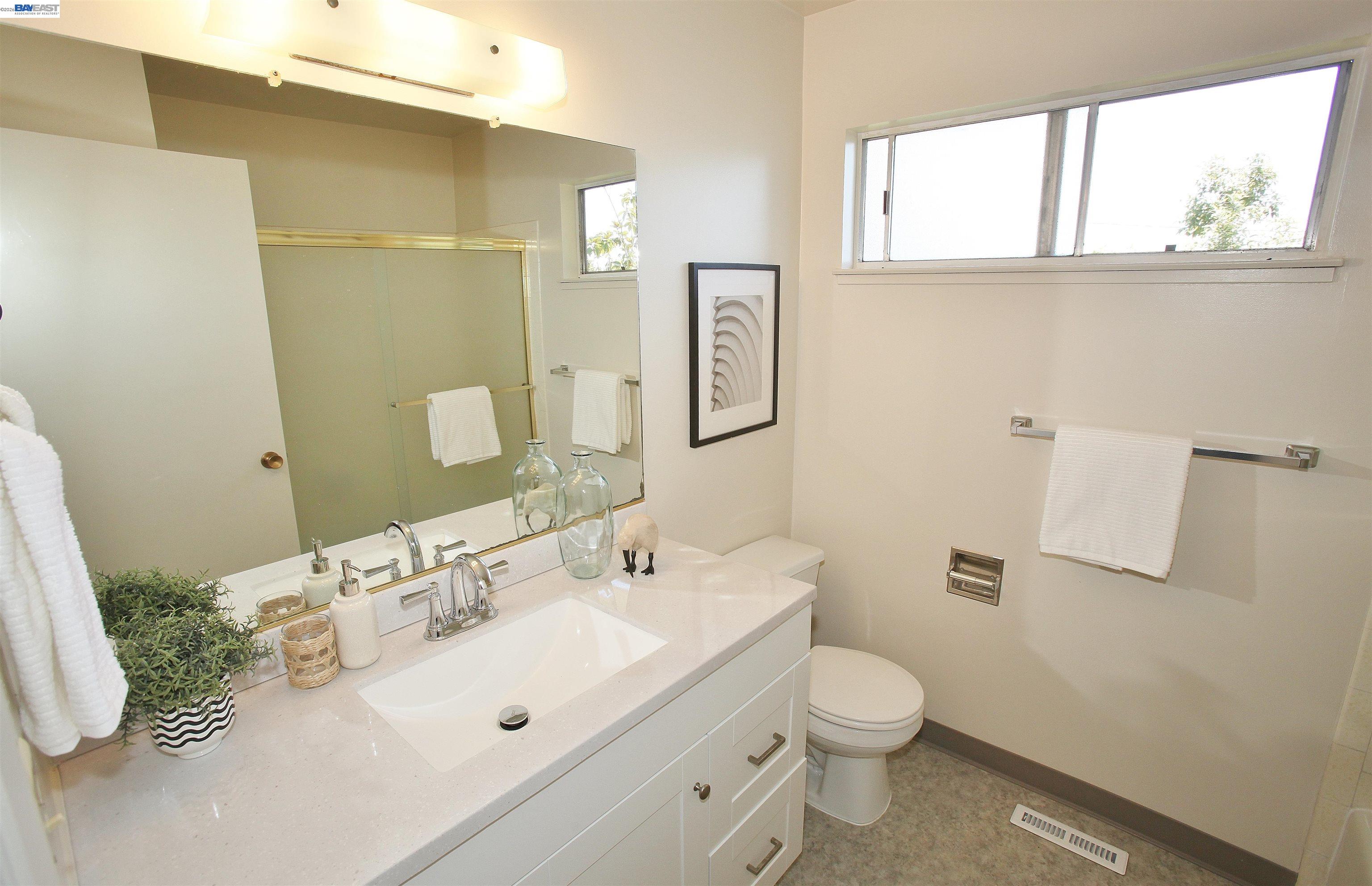 Detail Gallery Image 24 of 29 For 2728 Sheffield Place, Castro Valley,  CA 94546 - 3 Beds | 2/1 Baths