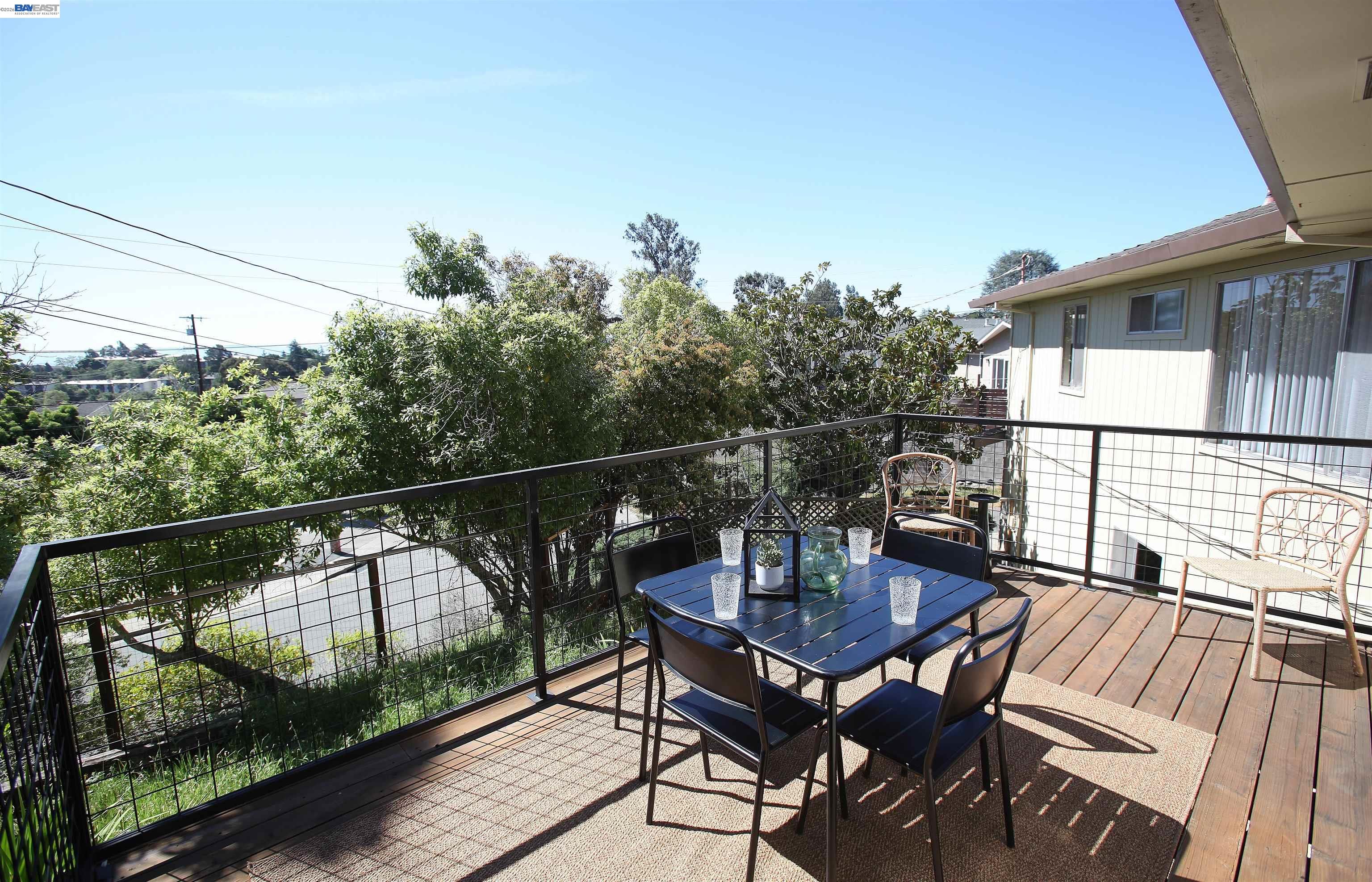 Detail Gallery Image 25 of 29 For 2728 Sheffield Place, Castro Valley,  CA 94546 - 3 Beds | 2/1 Baths