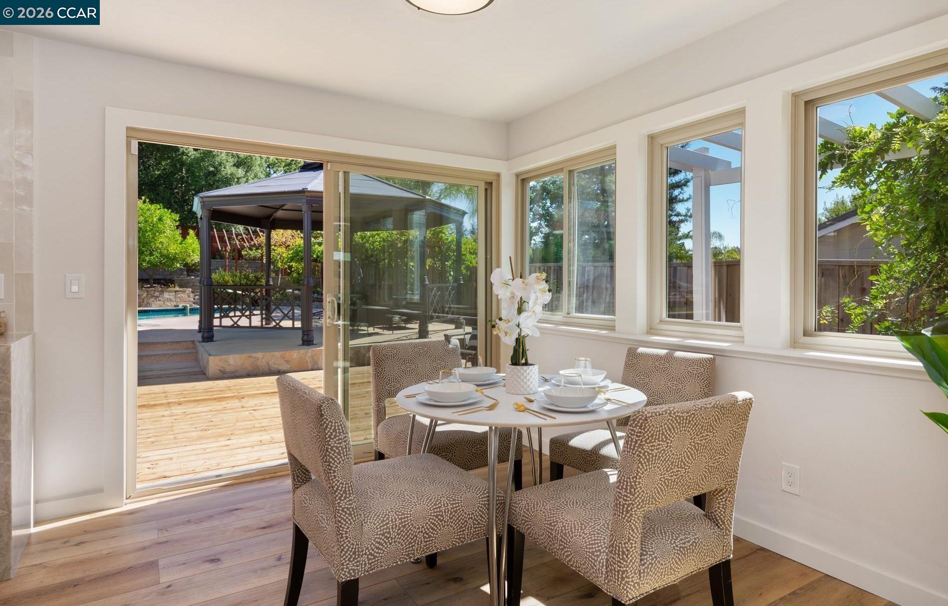 Detail Gallery Image 13 of 47 For 865 El Cerro Blvd, Danville,  CA 94526 - 4 Beds | 3/1 Baths