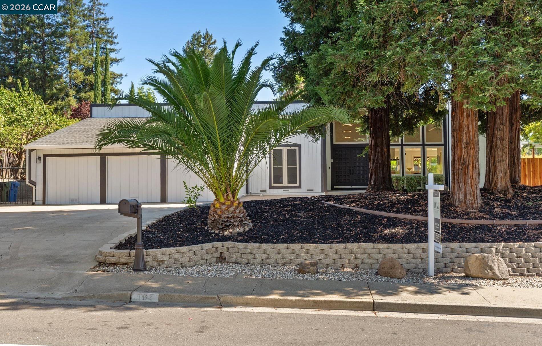 Detail Gallery Image 3 of 47 For 865 El Cerro Blvd, Danville,  CA 94526 - 4 Beds | 3/1 Baths