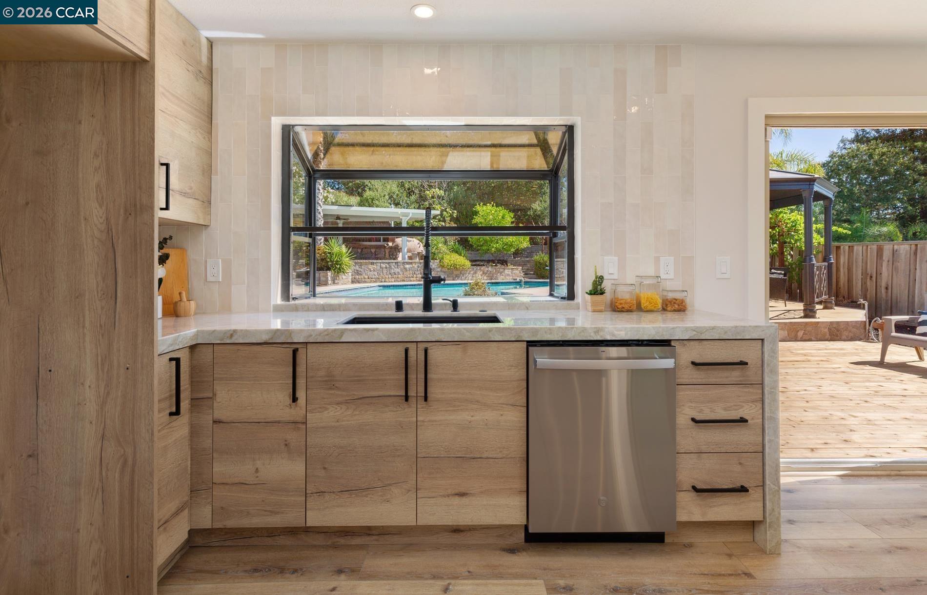 Detail Gallery Image 9 of 47 For 865 El Cerro Blvd, Danville,  CA 94526 - 4 Beds | 3/1 Baths