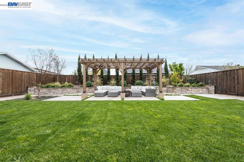 Detail Gallery Image 8 of 23 For 1338 Thais Lane, Hayward,  CA 94544 - 3 Beds | 2 Baths