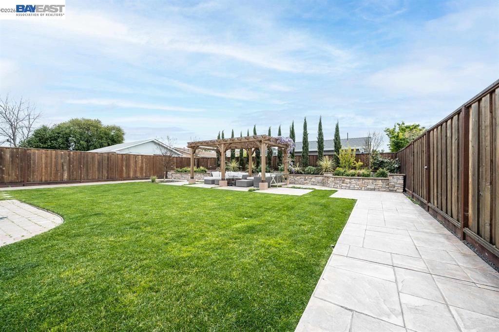 Detail Gallery Image 9 of 23 For 1338 Thais Lane, Hayward,  CA 94544 - 3 Beds | 2 Baths