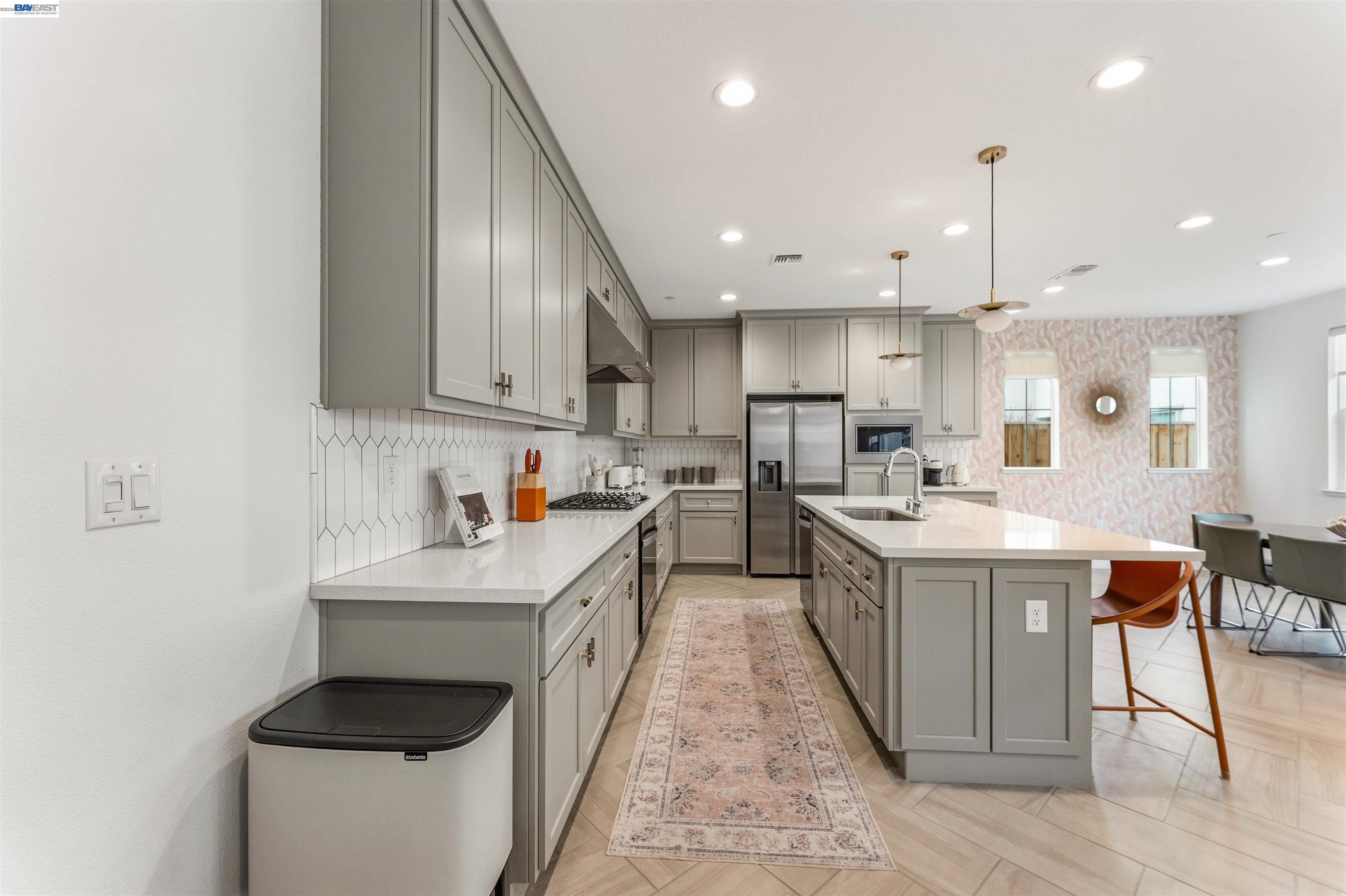 Detail Gallery Image 10 of 52 For 133 E Frost Dr, Mountain House,  CA 95391 - 3 Beds | 2/1 Baths