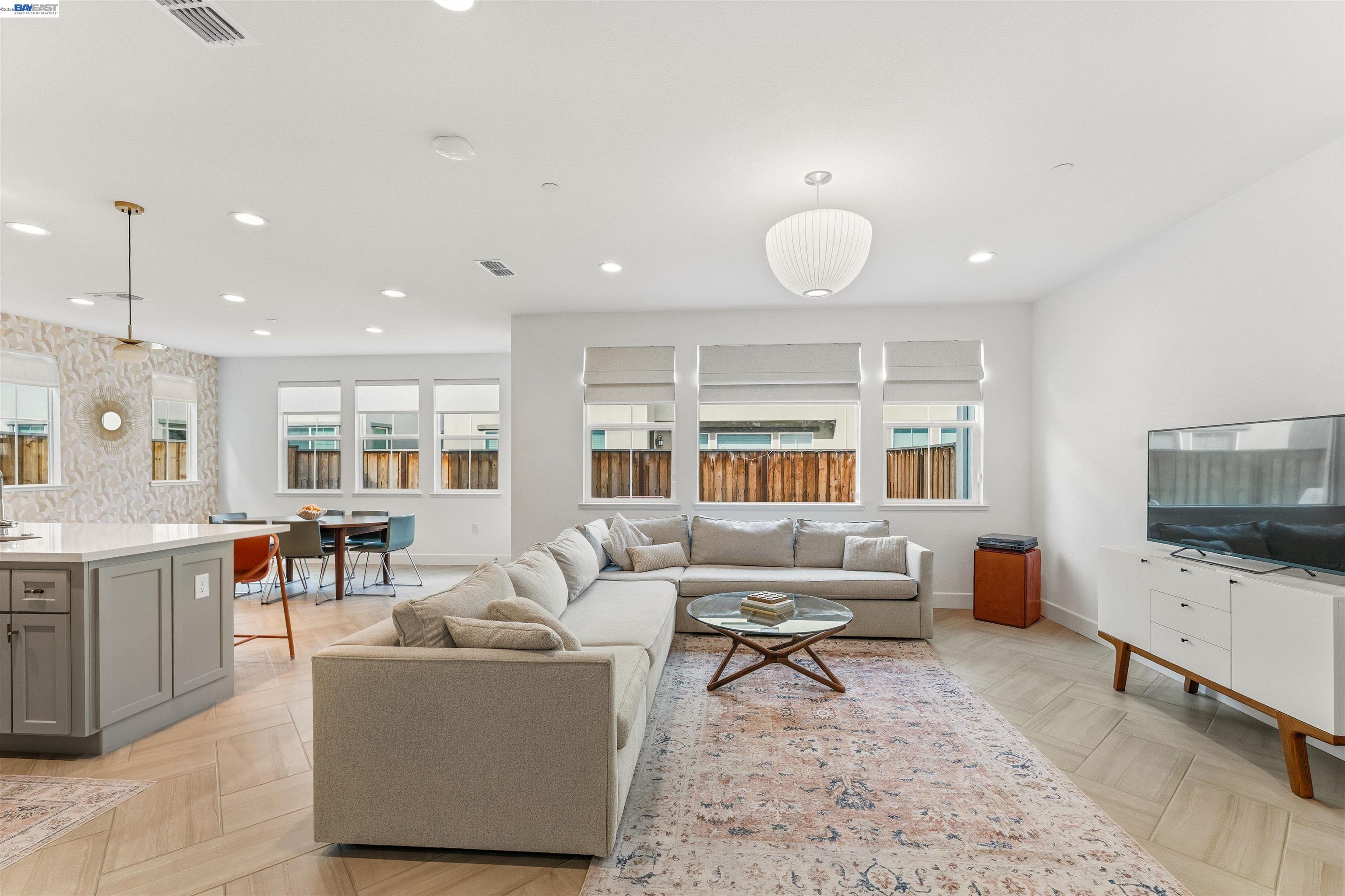 Detail Gallery Image 14 of 52 For 133 E Frost Dr, Mountain House,  CA 95391 - 3 Beds | 2/1 Baths