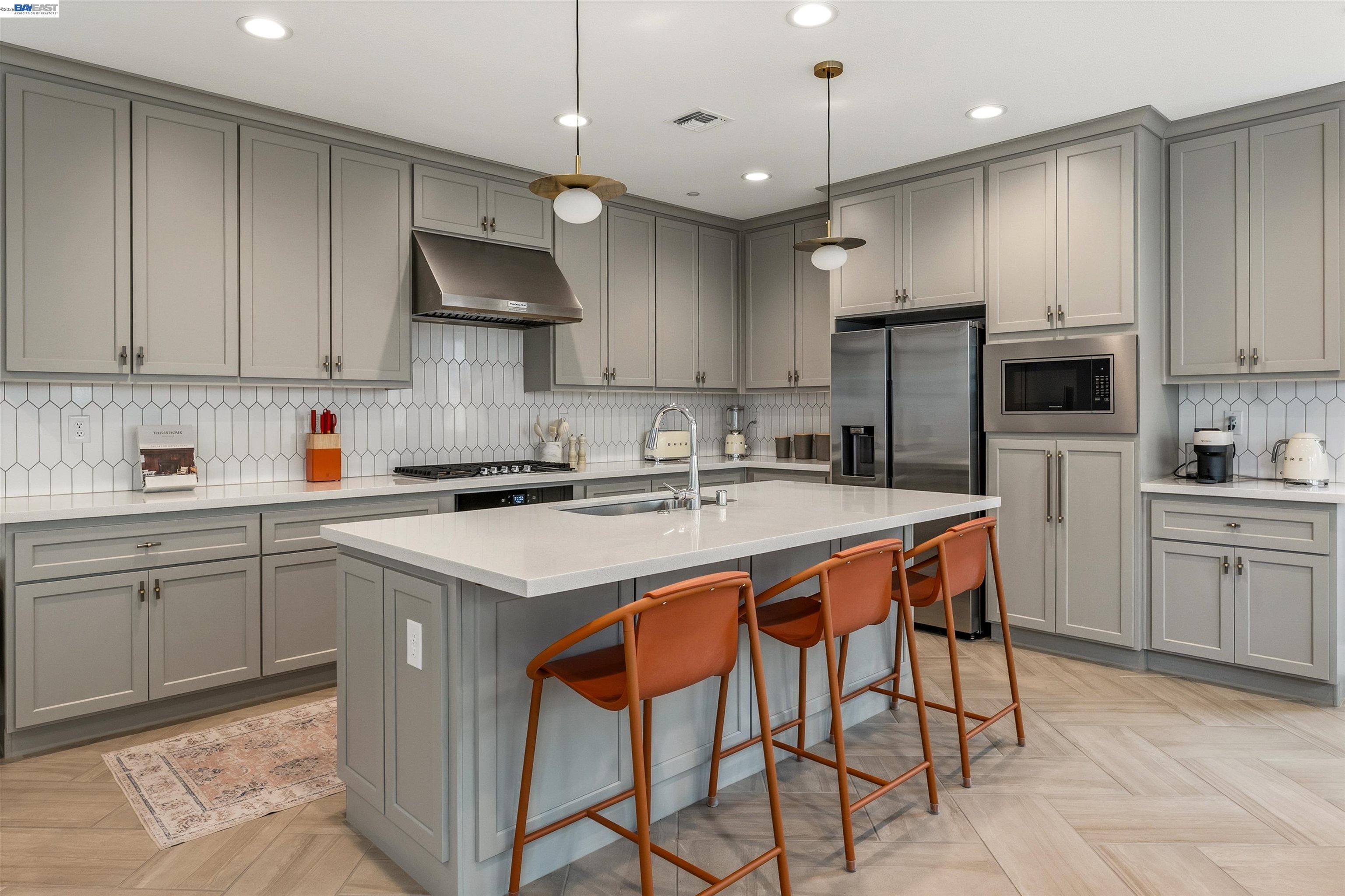 Detail Gallery Image 5 of 52 For 133 E Frost Dr, Mountain House,  CA 95391 - 3 Beds | 2/1 Baths