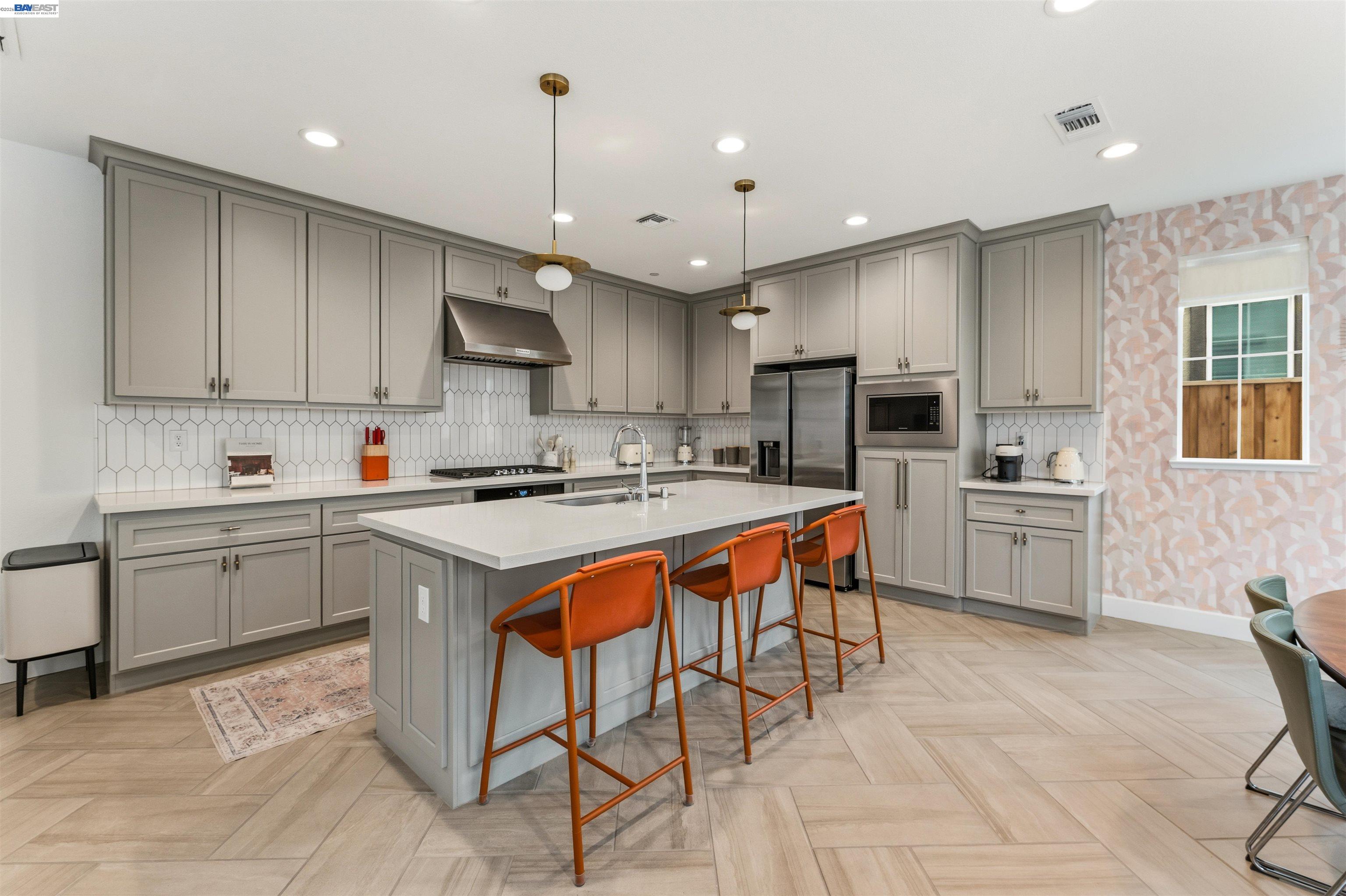 Detail Gallery Image 7 of 52 For 133 E Frost Dr, Mountain House,  CA 95391 - 3 Beds | 2/1 Baths