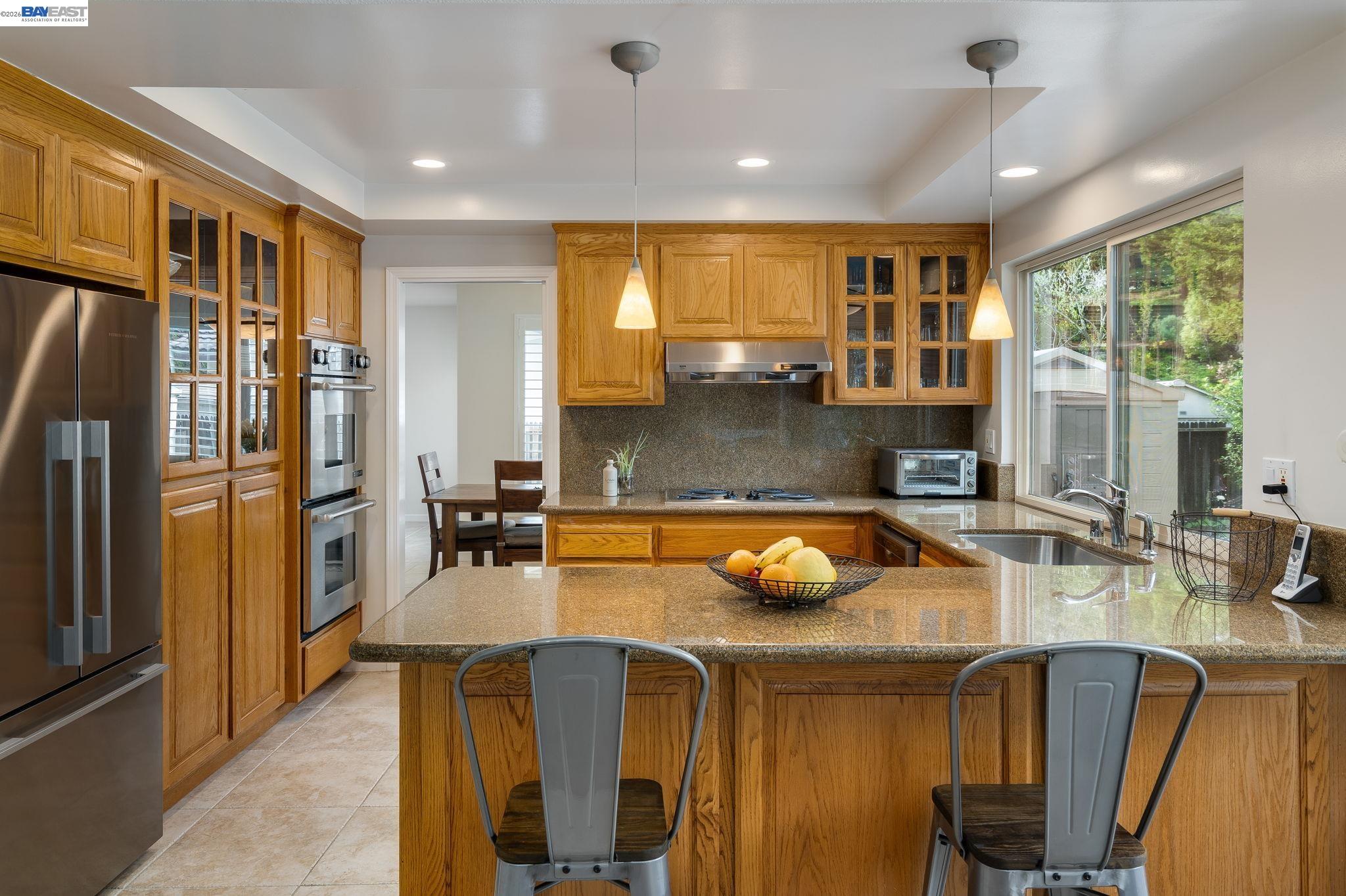 Detail Gallery Image 11 of 36 For 18540 Mesa Verde Way, Castro Valley,  CA 94552 - 4 Beds | 2/1 Baths