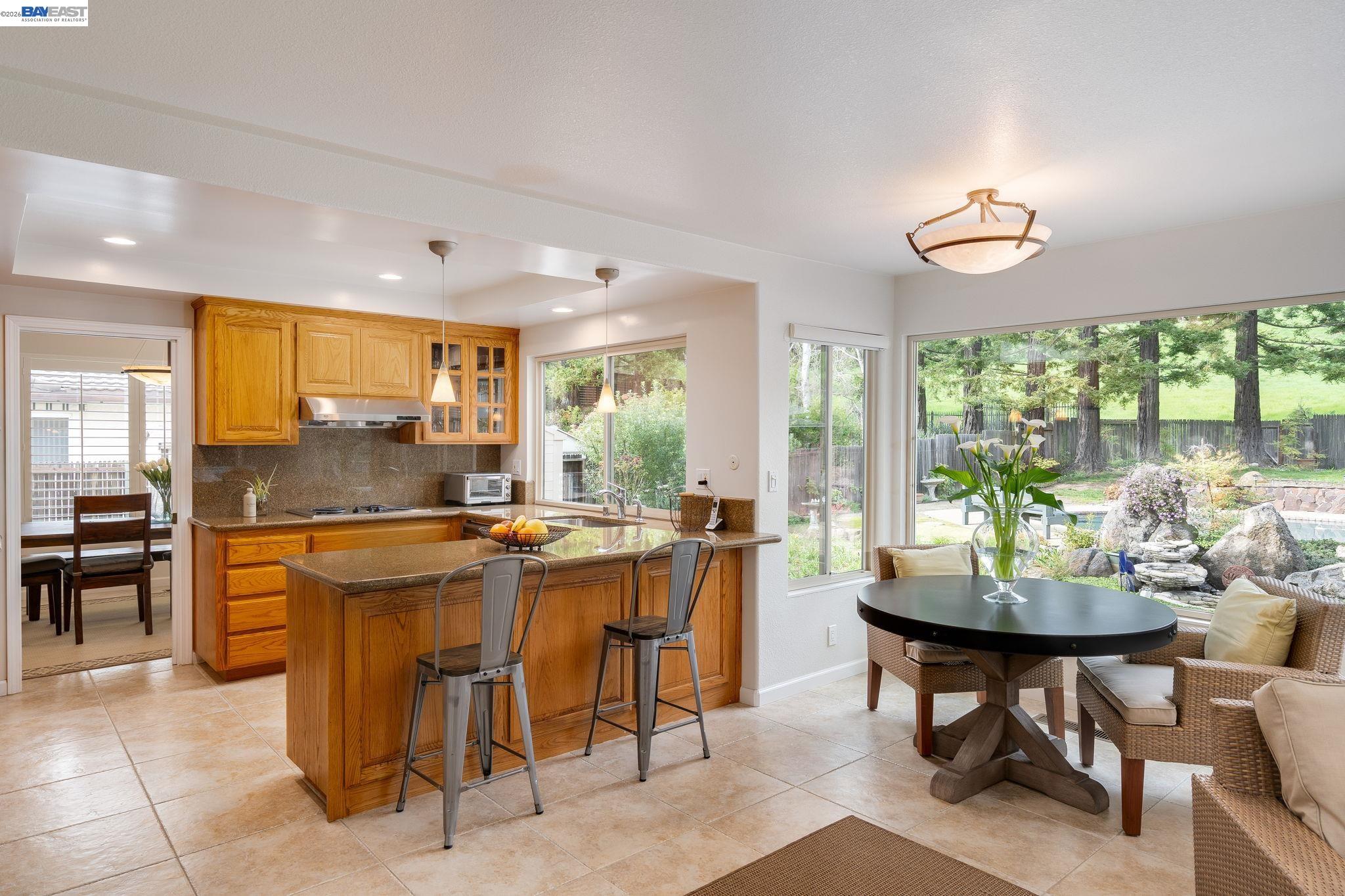 Detail Gallery Image 13 of 36 For 18540 Mesa Verde Way, Castro Valley,  CA 94552 - 4 Beds | 2/1 Baths