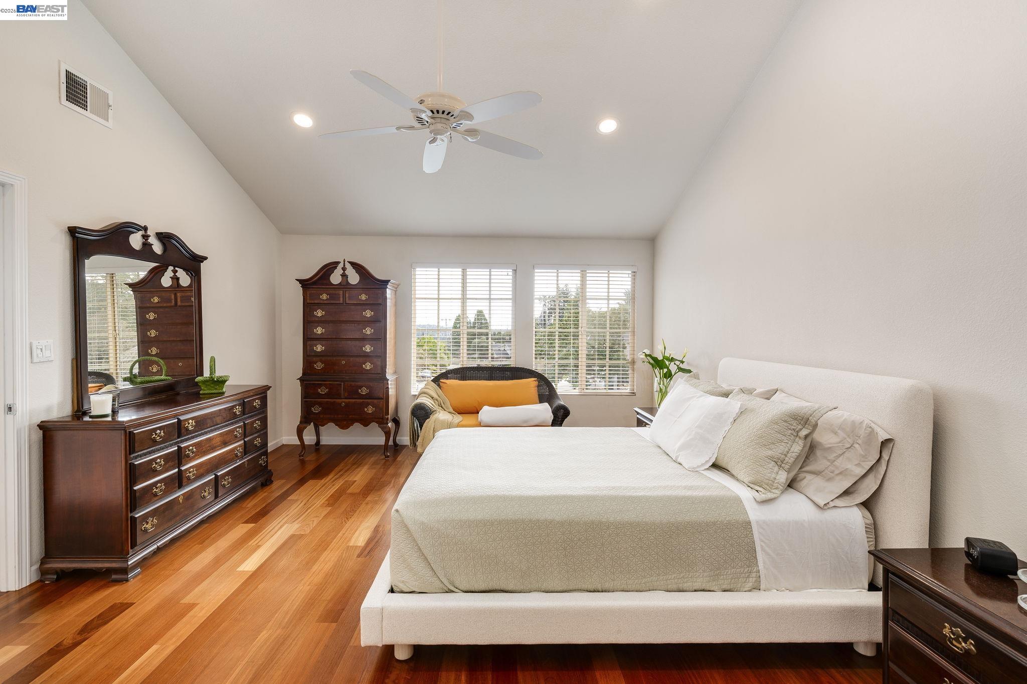 Detail Gallery Image 19 of 36 For 18540 Mesa Verde Way, Castro Valley,  CA 94552 - 4 Beds | 2/1 Baths